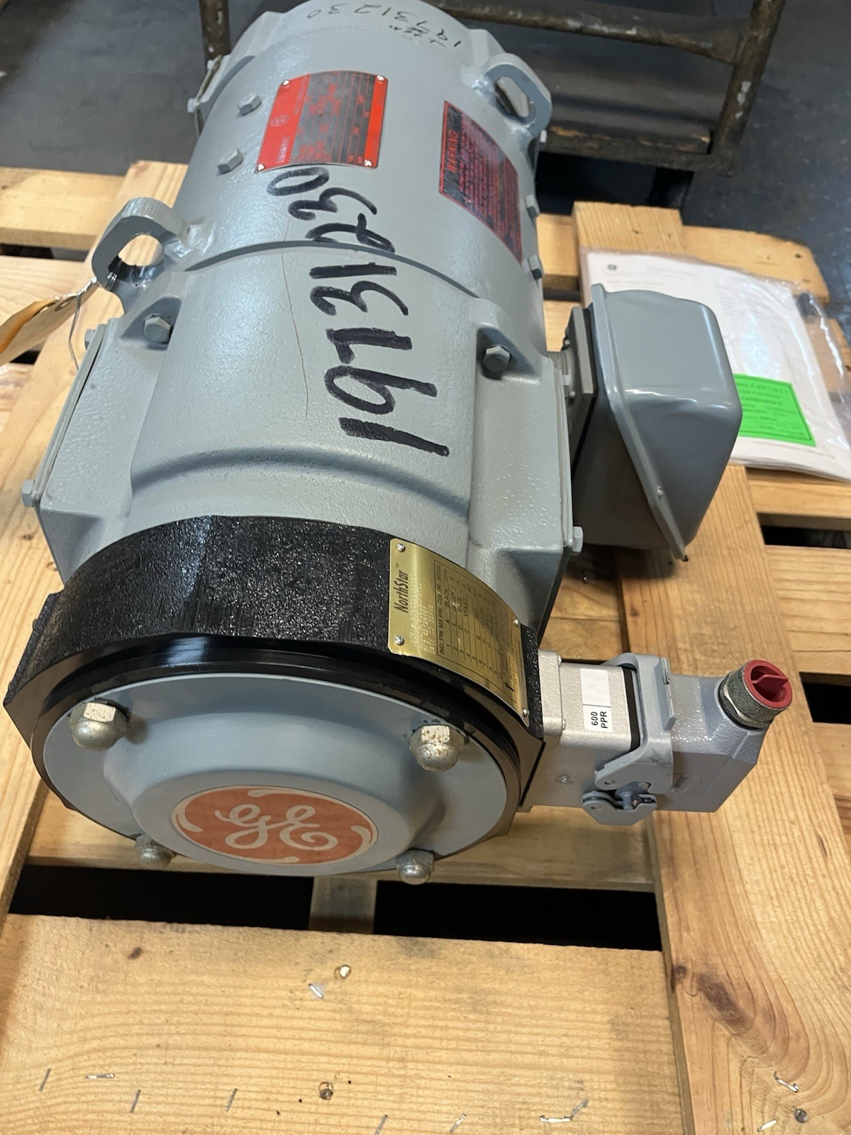 GE,5CD153BA001B001,KINAMATIC DC MOTOR 2HP 850/1700RPM 500VDC CD219AT