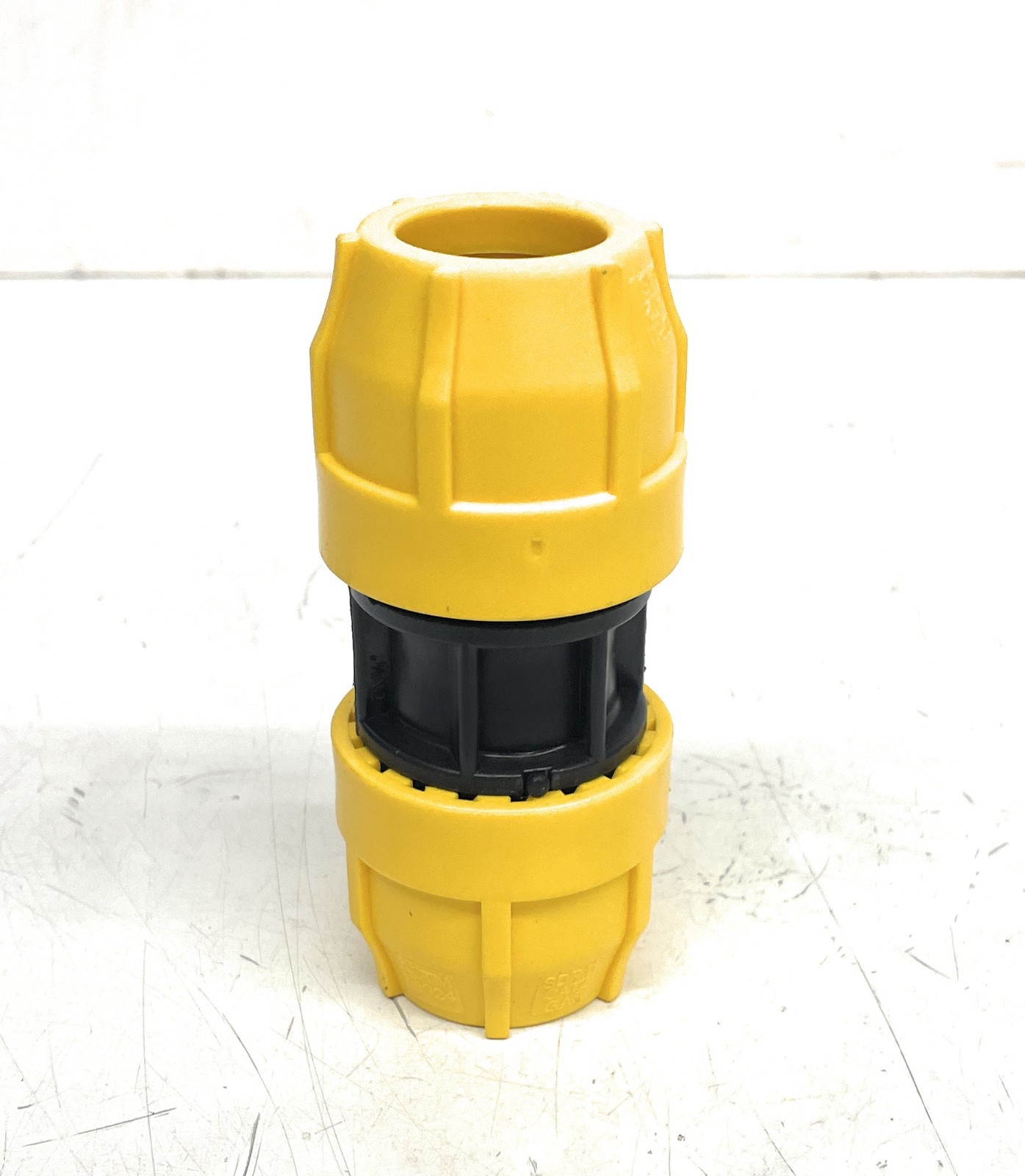 Proflex 0.75″ IPS Underground Gas Coupler, Yellow/Black