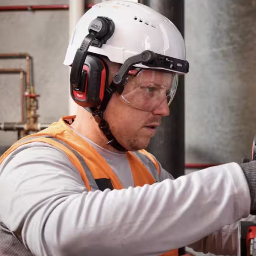 Milwaukee Noise Reduction Earmuffs BOLT 24dB Safety Helmets Hard Hats 48-73-3250