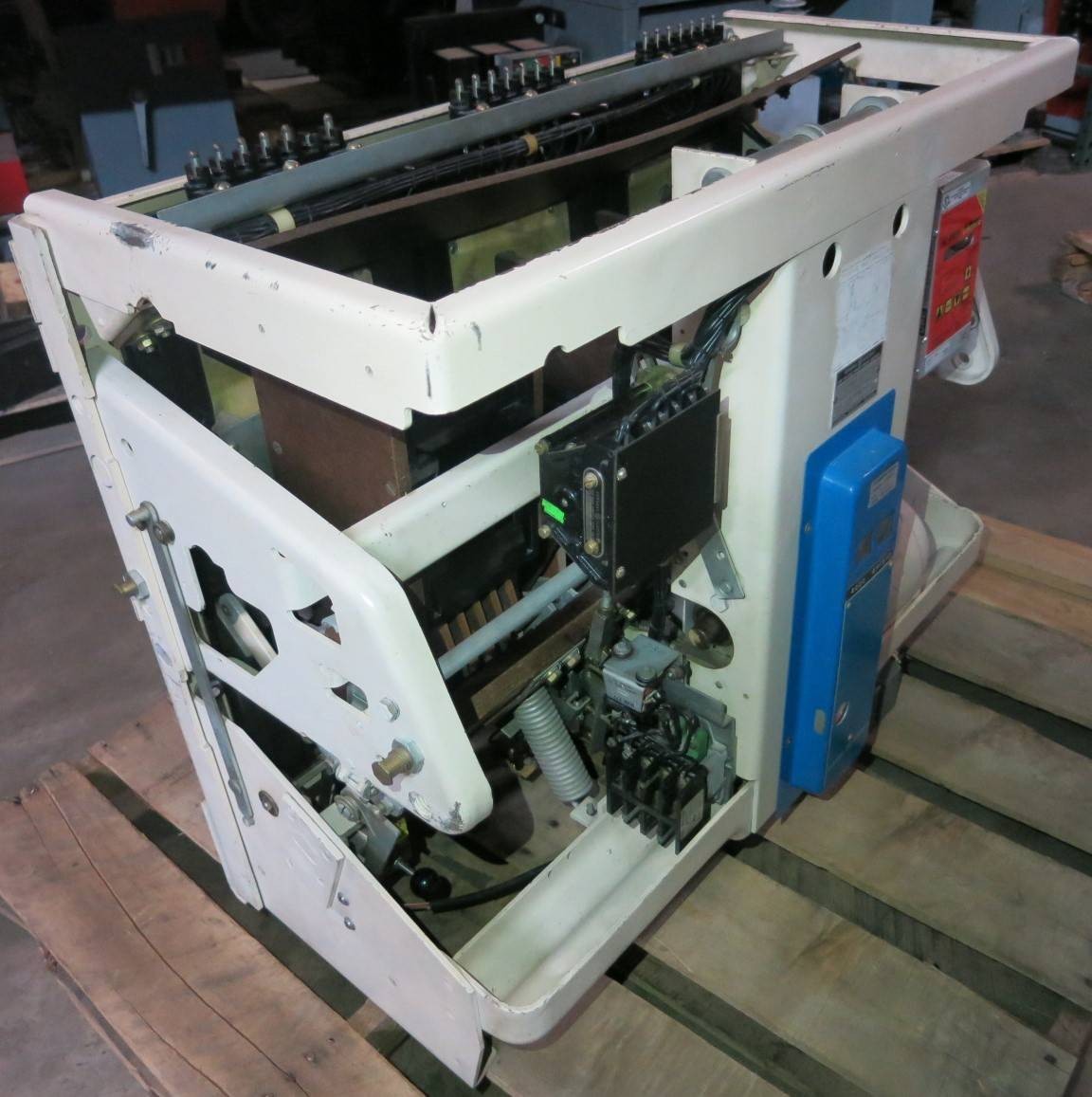 GE AK-2A-100S-2 4000A w AC Pro Trip Unit Breaker General Electric 4000 Amp 100 S