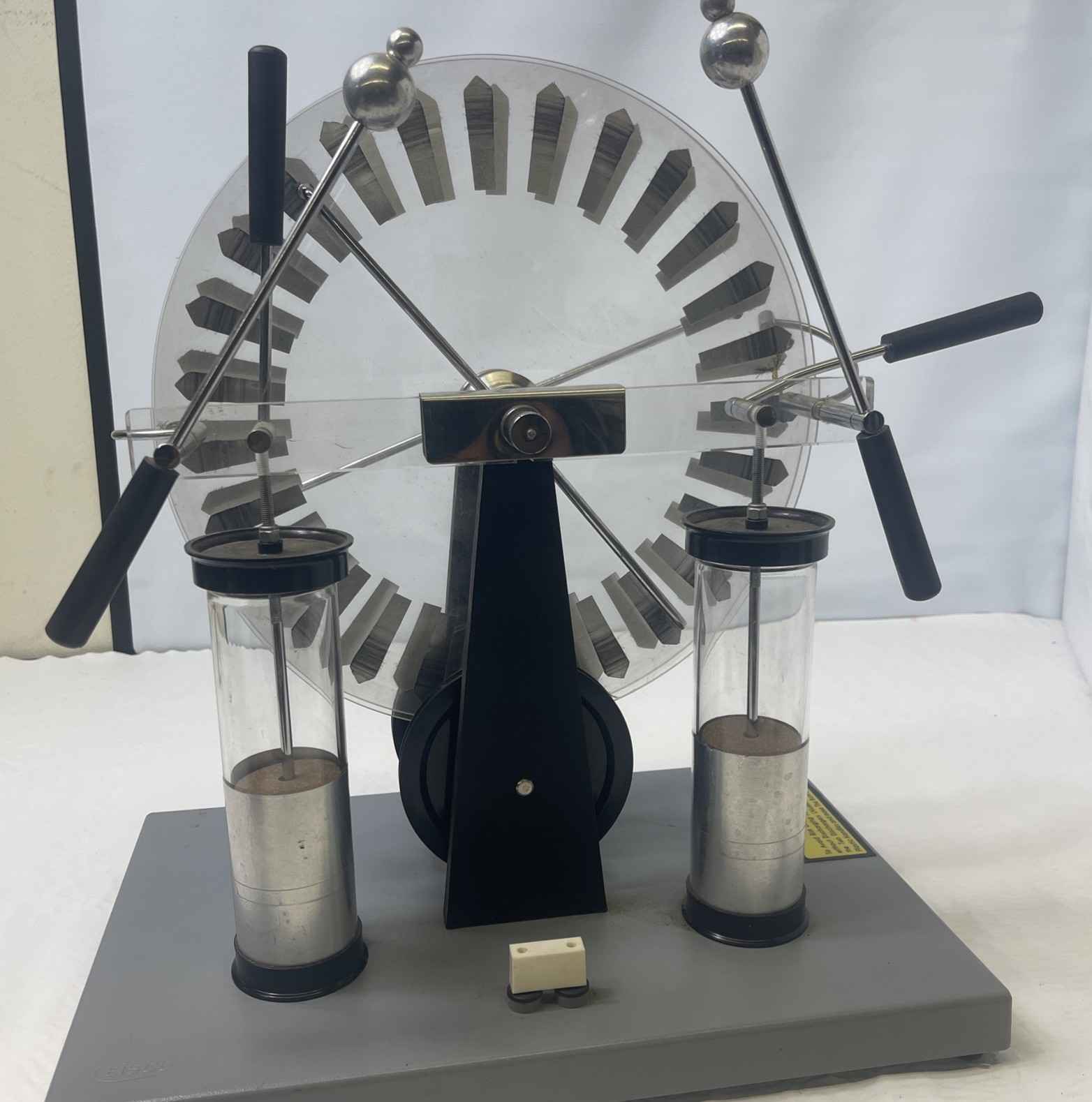 Premium Wimshurst Generator – 15″ – Up to 75,000 Volts – Eisco Labs