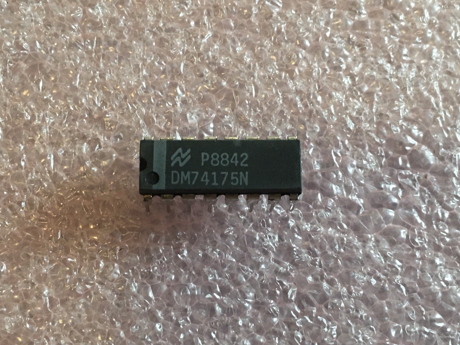 DM74175N IC D F/F 1-FUNC POS EDGE TRIG 4-BIT COMP-OUTPUT 16- PIN DIP (LOT OF 5)