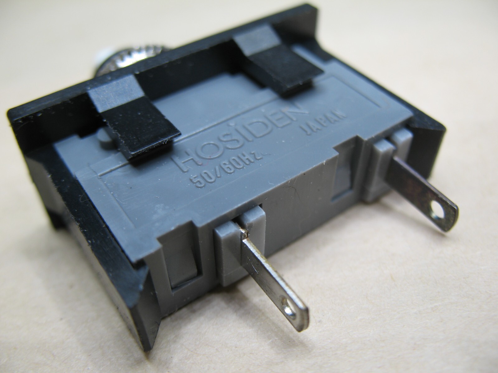 Qty. 4 Hosiden 2 Amp 125 VAC Push Button Panel Mount Thermal Circuit Breakers