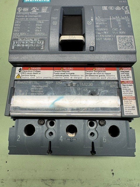 Siemens 3VA5222-6EC31-0AA0 225A , 3-Pole, 600V Circuit Breaker
