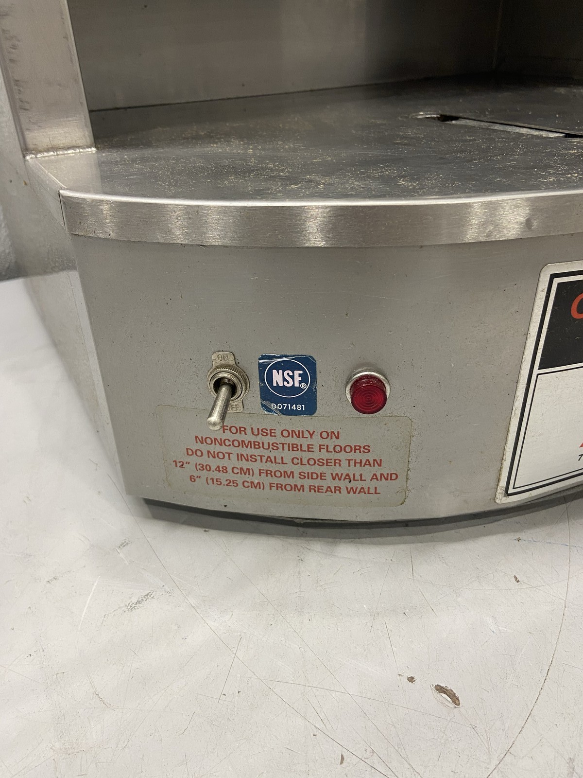 AutoGyros 65 lb. Vertical Natural Gas Gyro Broiler 4LG