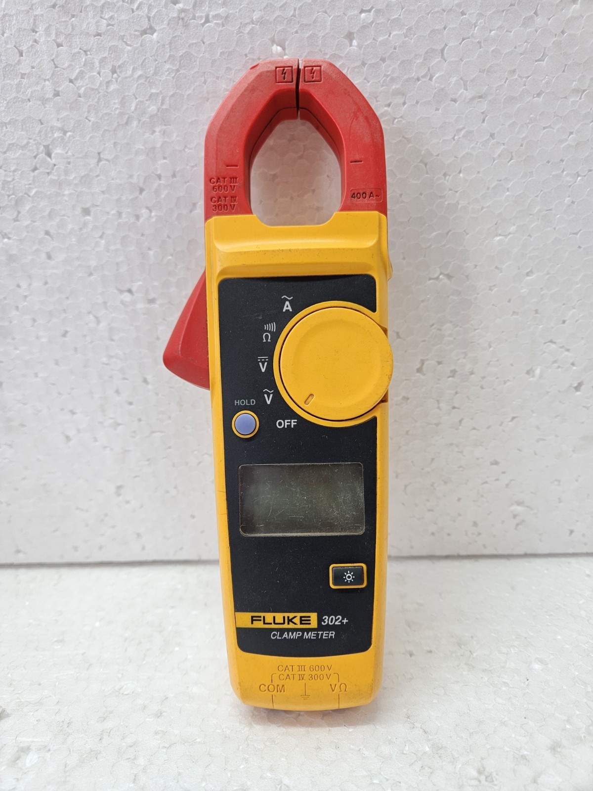 Handheld Fluke 302 + Digital Clamp Meter Multimeter FOR PARTS OR REPAIR
