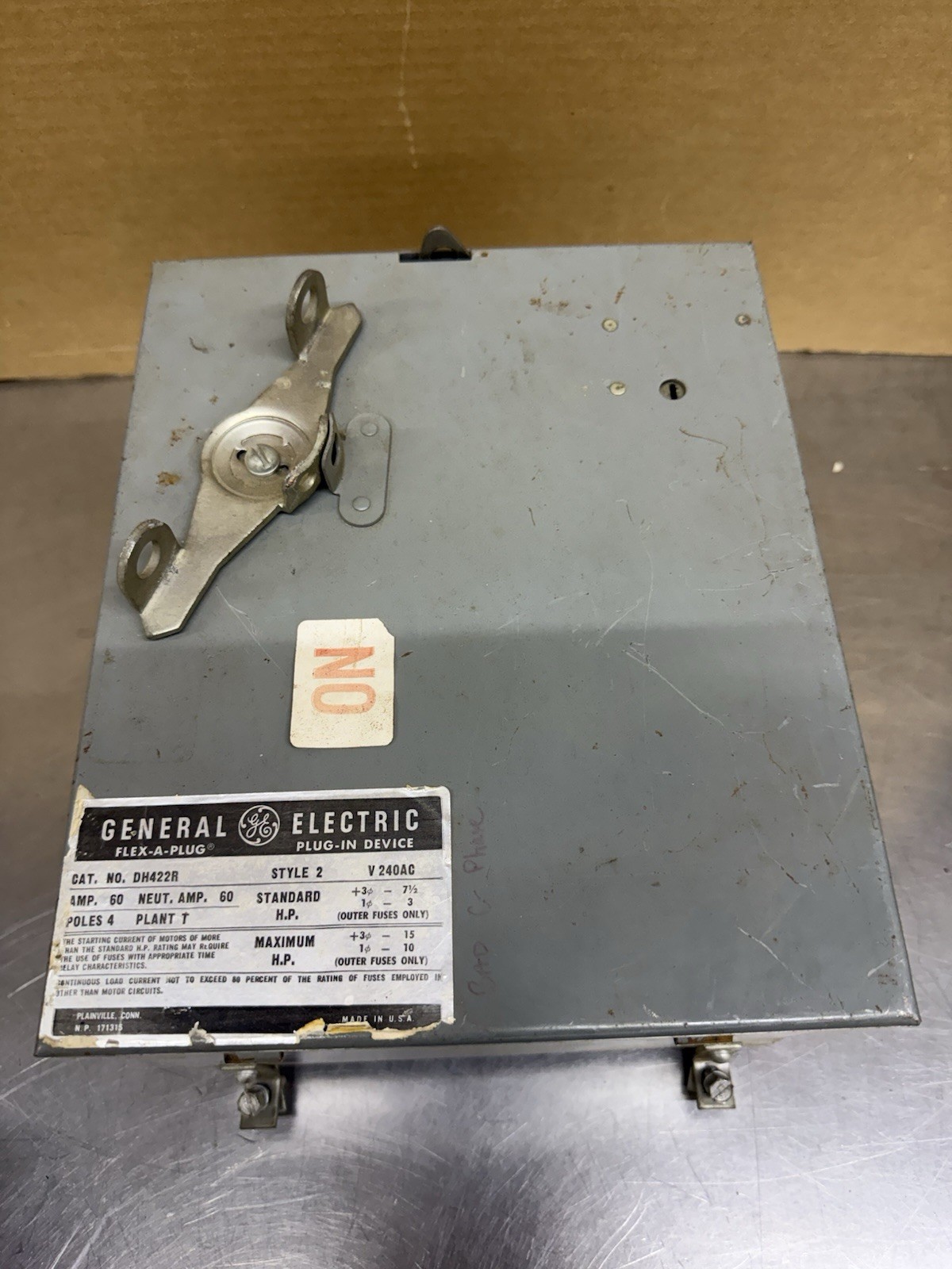 General Electric DH422R Flex A Plug Buss Plug Switch Fusible 60A 240V