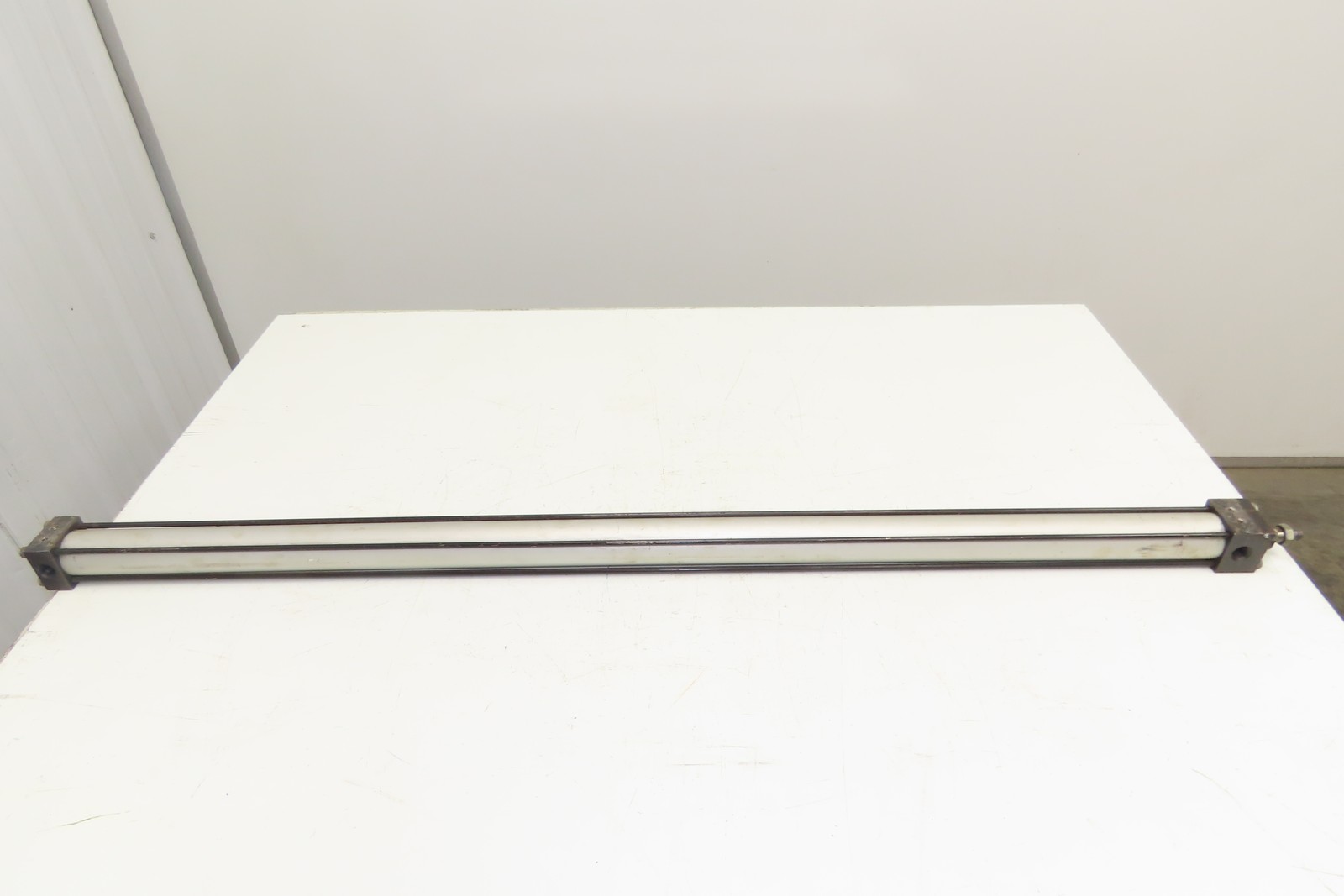 Norgren J0177A2 J-Series Pneumatic Air Cylinder 2.5″ Bore 42″ Stroke 150 PSI
