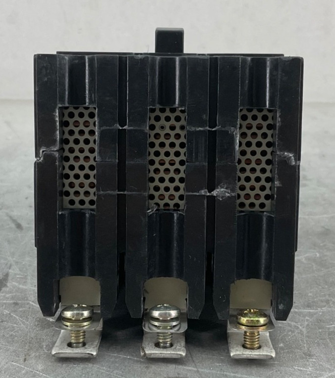 G.E. TEY330 CIRCUIT BREAKER 30 A 480VAC/277VDC TEY LINE SOLD INDIVIDUAL NEW
