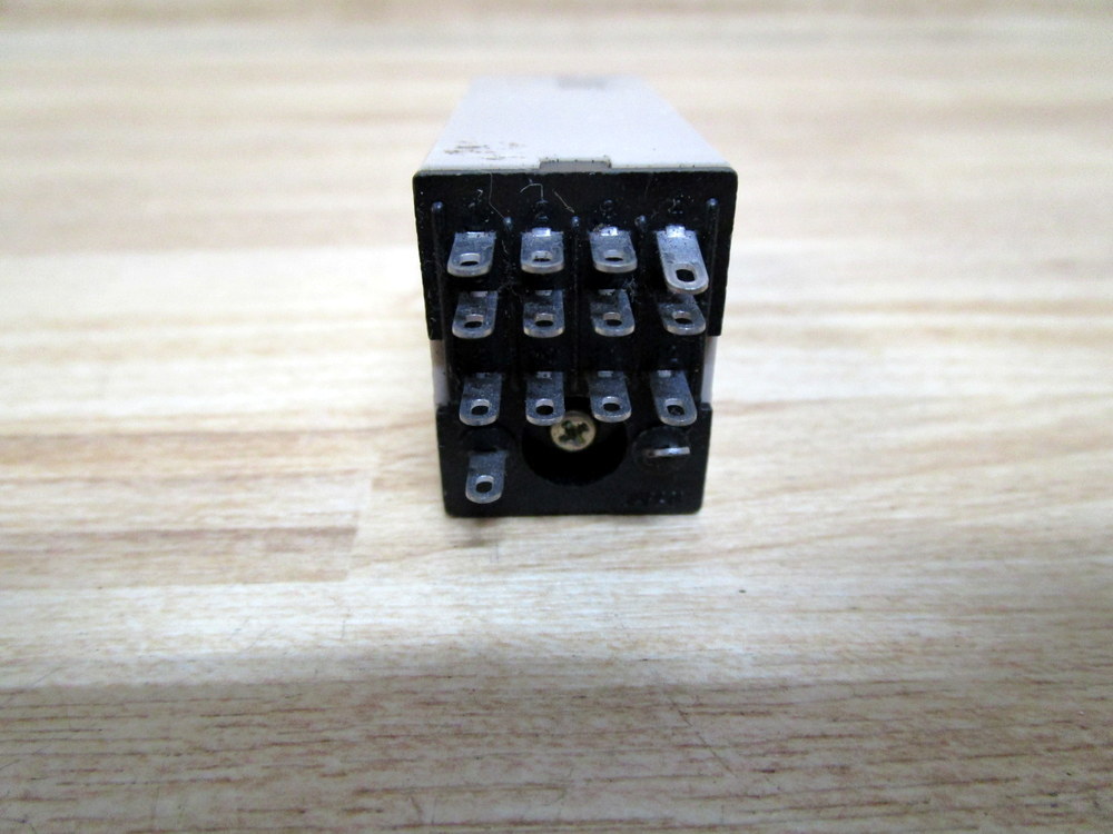 Omron H3Y-4 Timer H3Y4 Range 0-10 Seconds H3Y-4-250VAC-10S