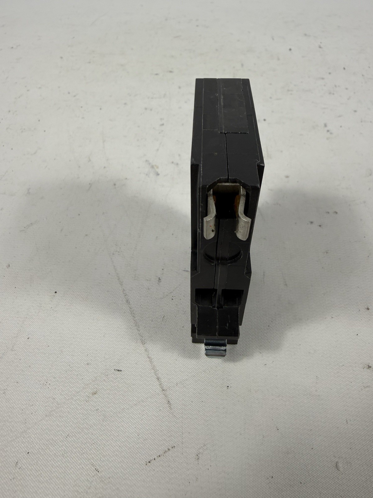 NEW Square D QOT1515NC, TWIN, Tandem, Dual 15 Amp Circuit Breaker QO 15A NO HOOK