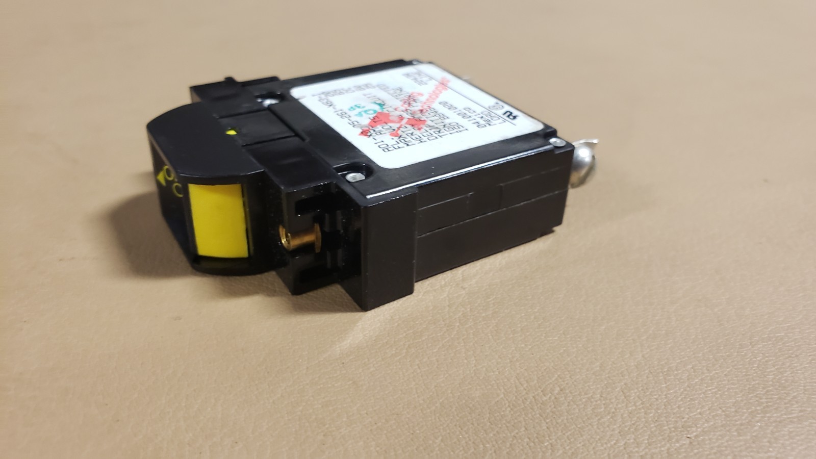 CARLING 20A / SINGLE POLE PANEL MOUNT CIRCUIT BREAKER # A01-X0-05-261-X63-I