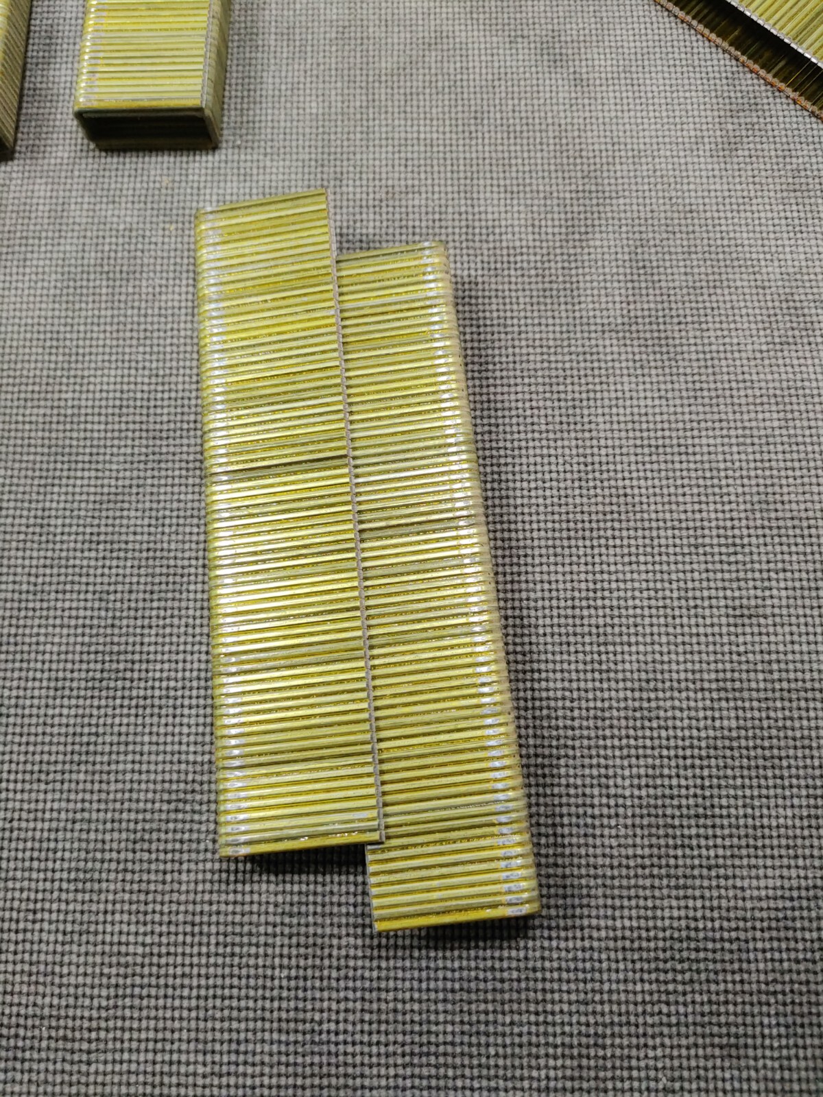 Lot Of 1470 Western Super X Galvanized Staples N13 1″ (1″ Leg x 7/16″ Crown)