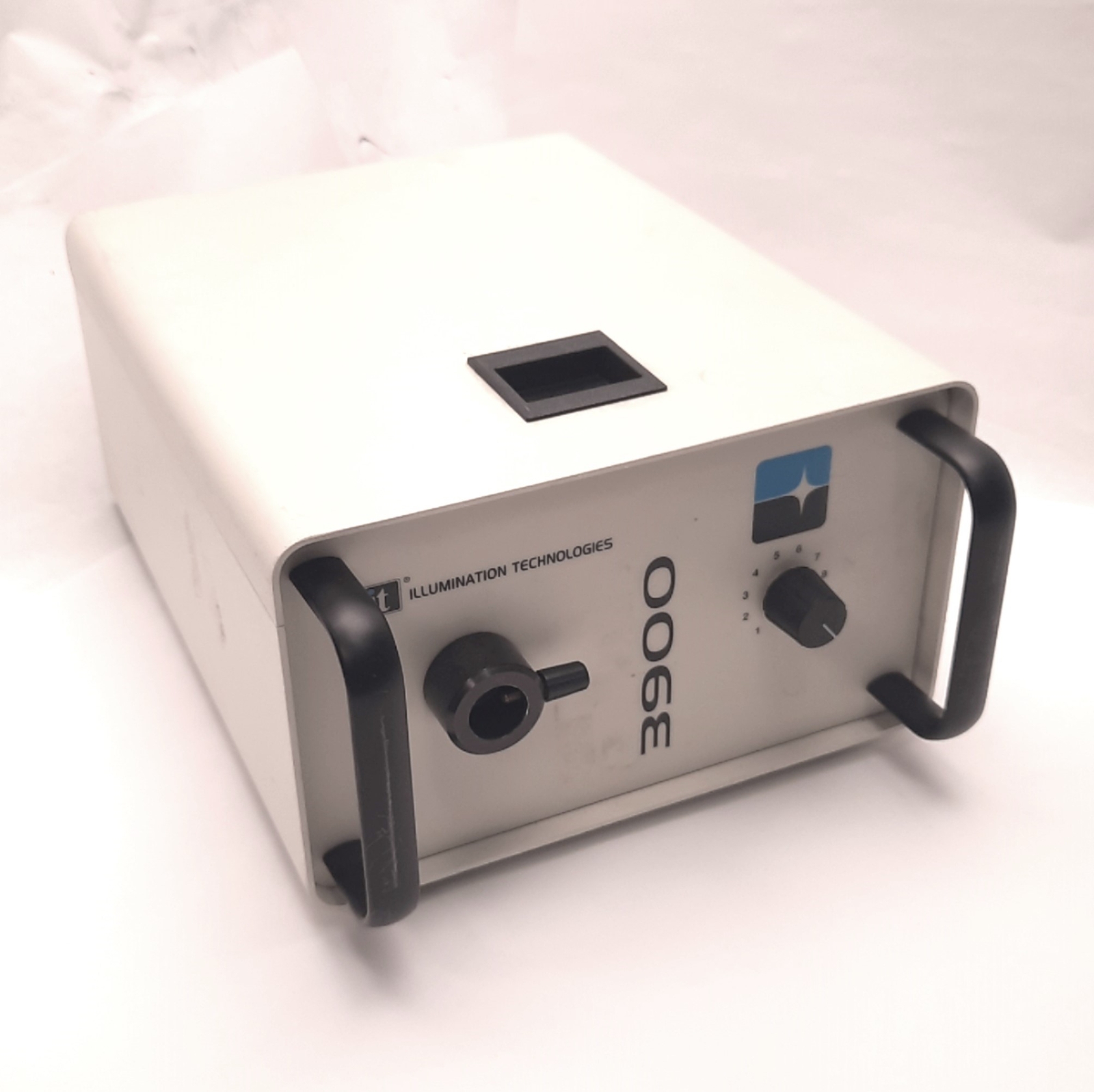 Illumination Technologies 3900FO Fiber Optic Light Source 150W 120v AC *NO Dim*