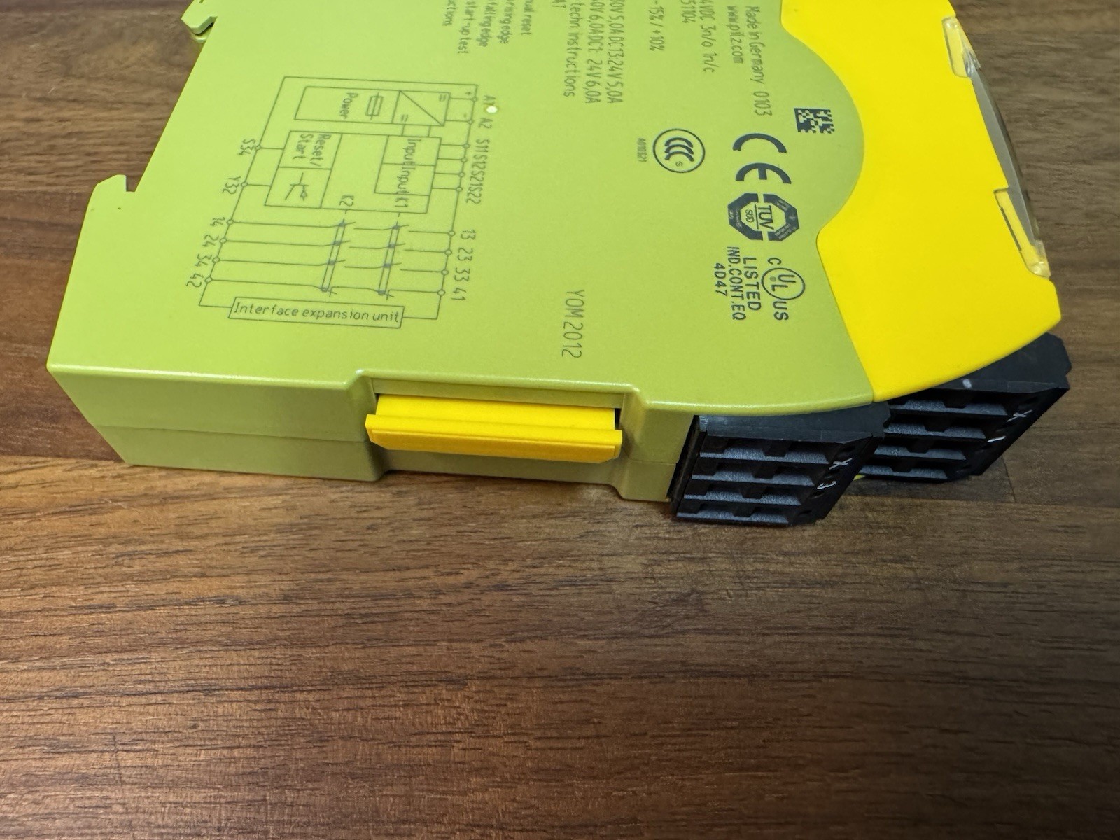 New OEM PILZ Safety Relay 751104 PNOZ S4 C 24VDC 3N/O 1N/C Germany NextDay Air