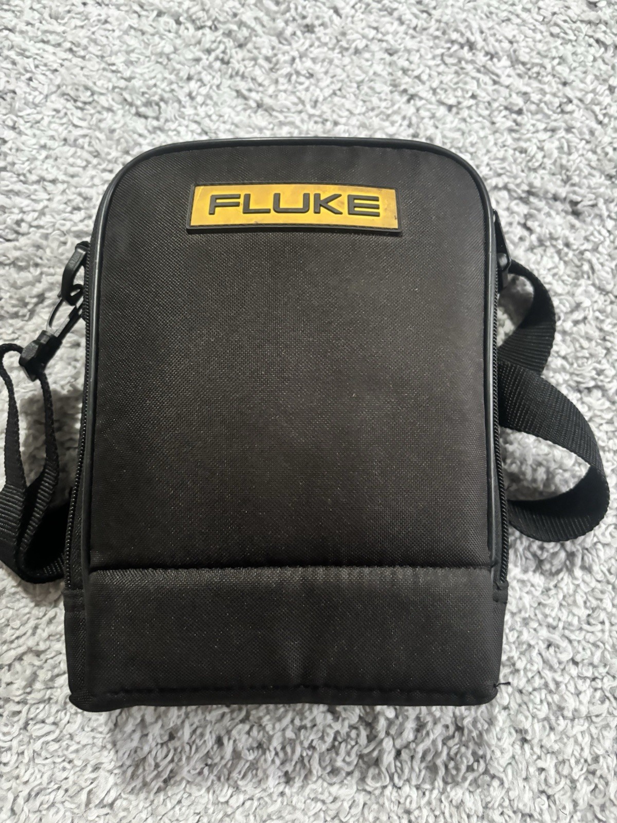 FLUKE 116/323 Kit HVAC True RMS Multimeter and Clamp Meter Combo Kit 4296029