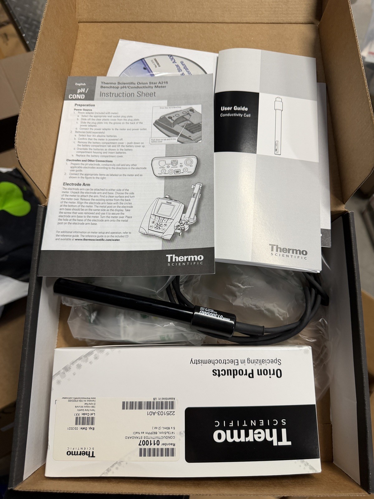 Thermo Orion Star A215 pH Meter W/8157BNUMD pH/Triode Probe 013005MD ELECTRODE