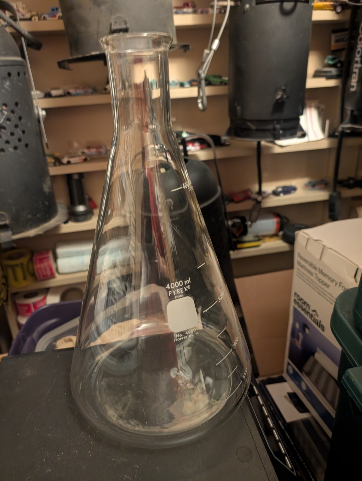 Pyrex 4000ml Glass Erlenmeyer Flask #4980, Heavy Rim #10 Stopper