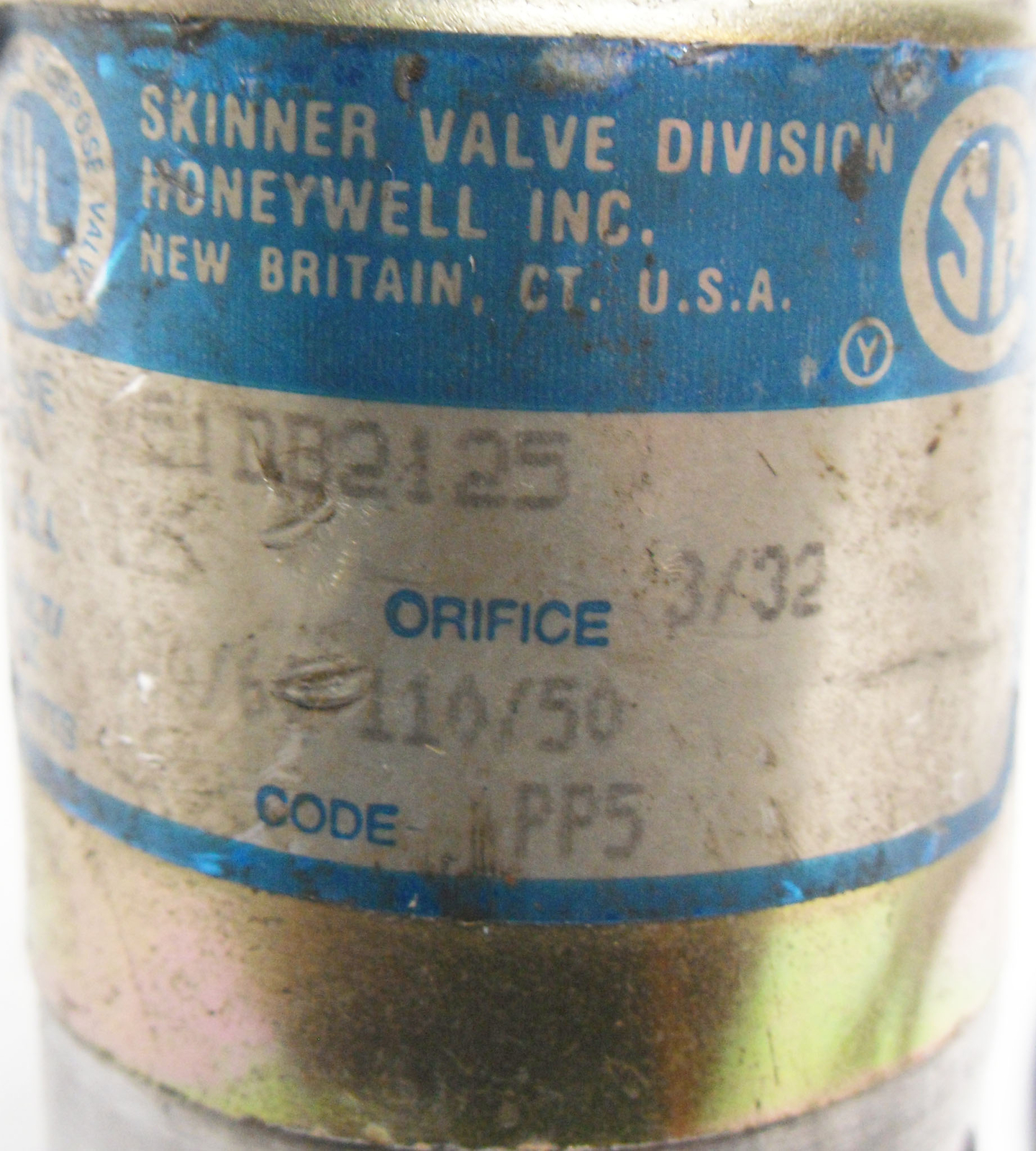 HONEYWELL SKINNER VALVE V51DB2125 SOLENOID VALVE 125PSI 110-120HZ 5/60HZ 11W