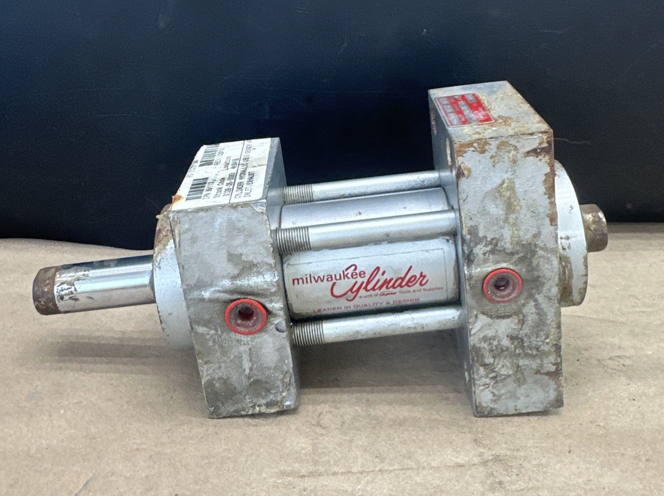 Milwaukee Cylinder H35 D10657 250PSI 2” Bore X 2.05” Stroke 3000PSI – PREOWNED