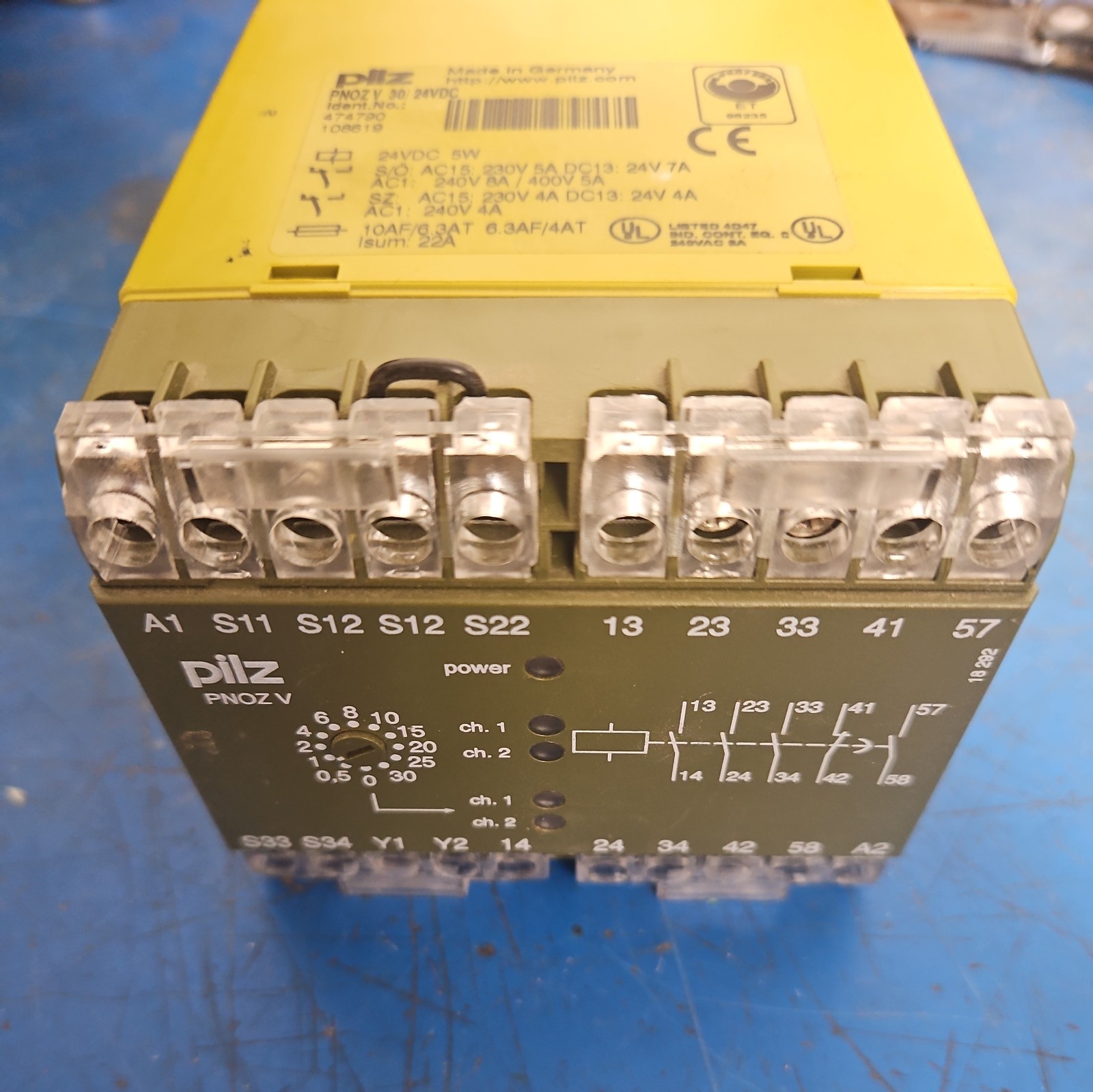 Pilz PNOZ V30 Safety Relay 24VDC 474790