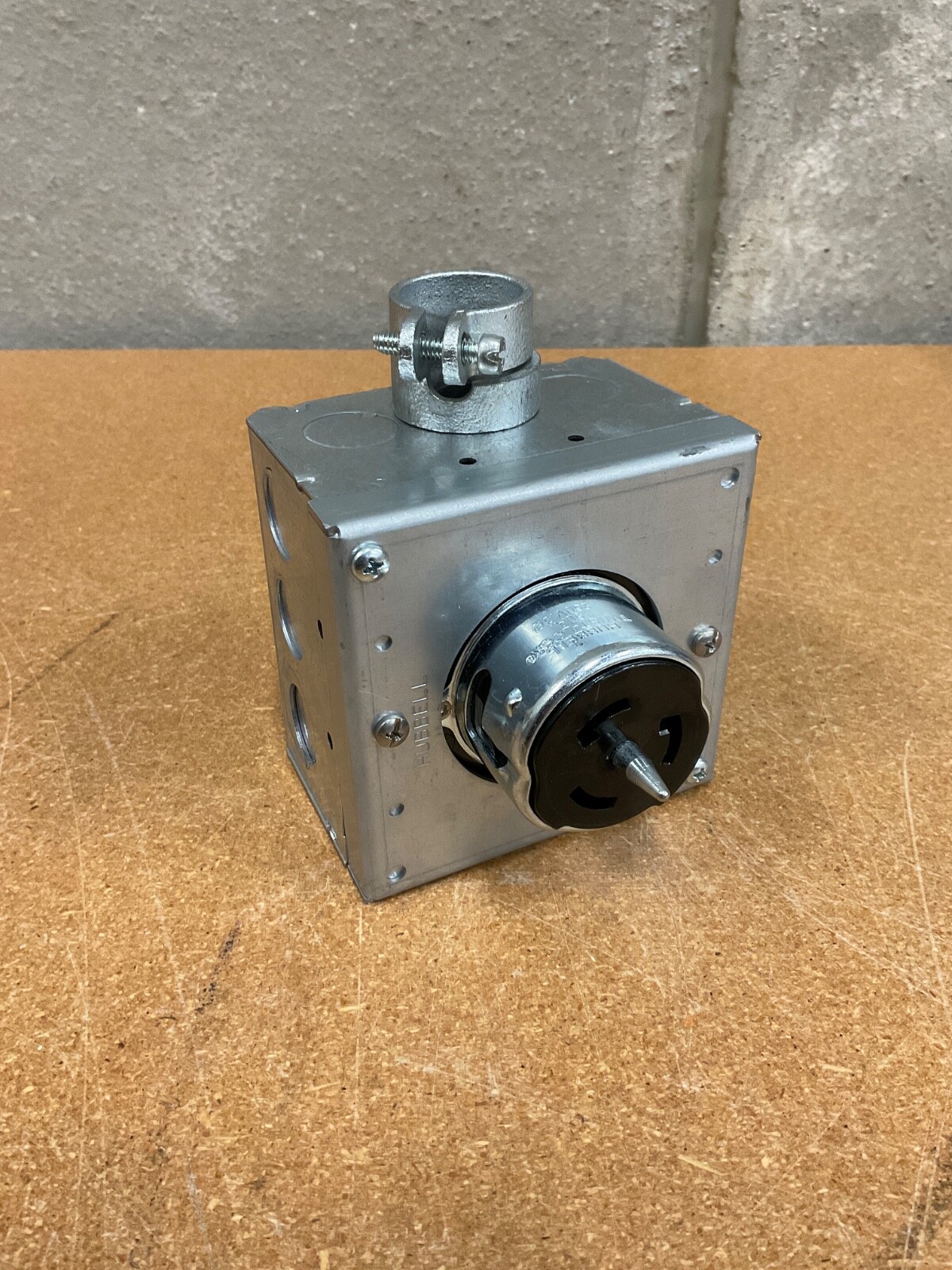 Hubbell Twist-Lock Receptacle 50A 250V 3Ø CS8369 w/ Hubbell 7.3 CU IN Enclosure