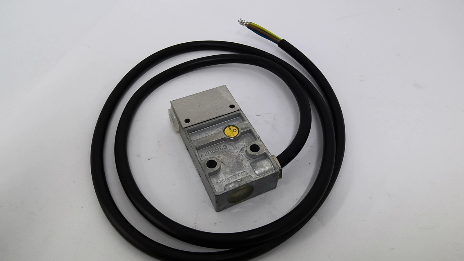 Festo PE-1/8 Pressure Switch 250VAC 0.8PSI Appx. 38″ of Wire