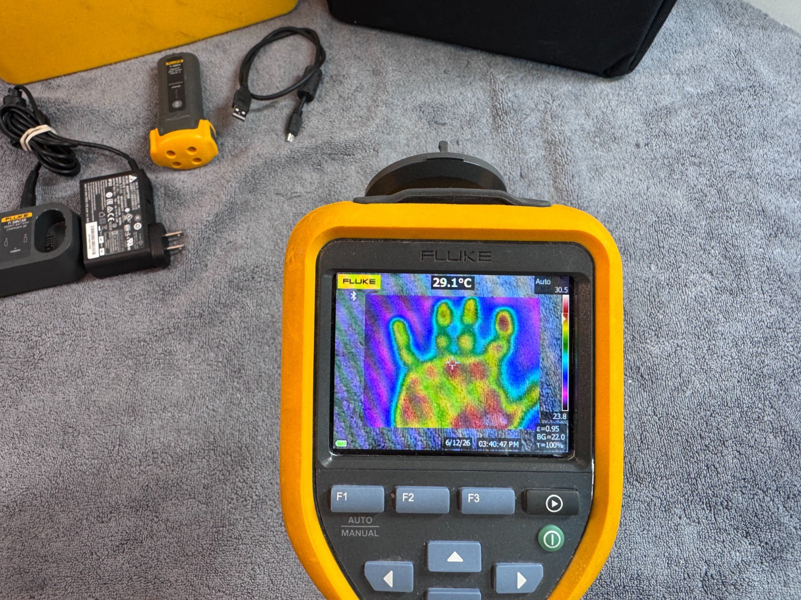 Pre-Owned Fluke TiS75 9Hz Thermal Camera Kit w/ Charger, 2 Batteries & Case