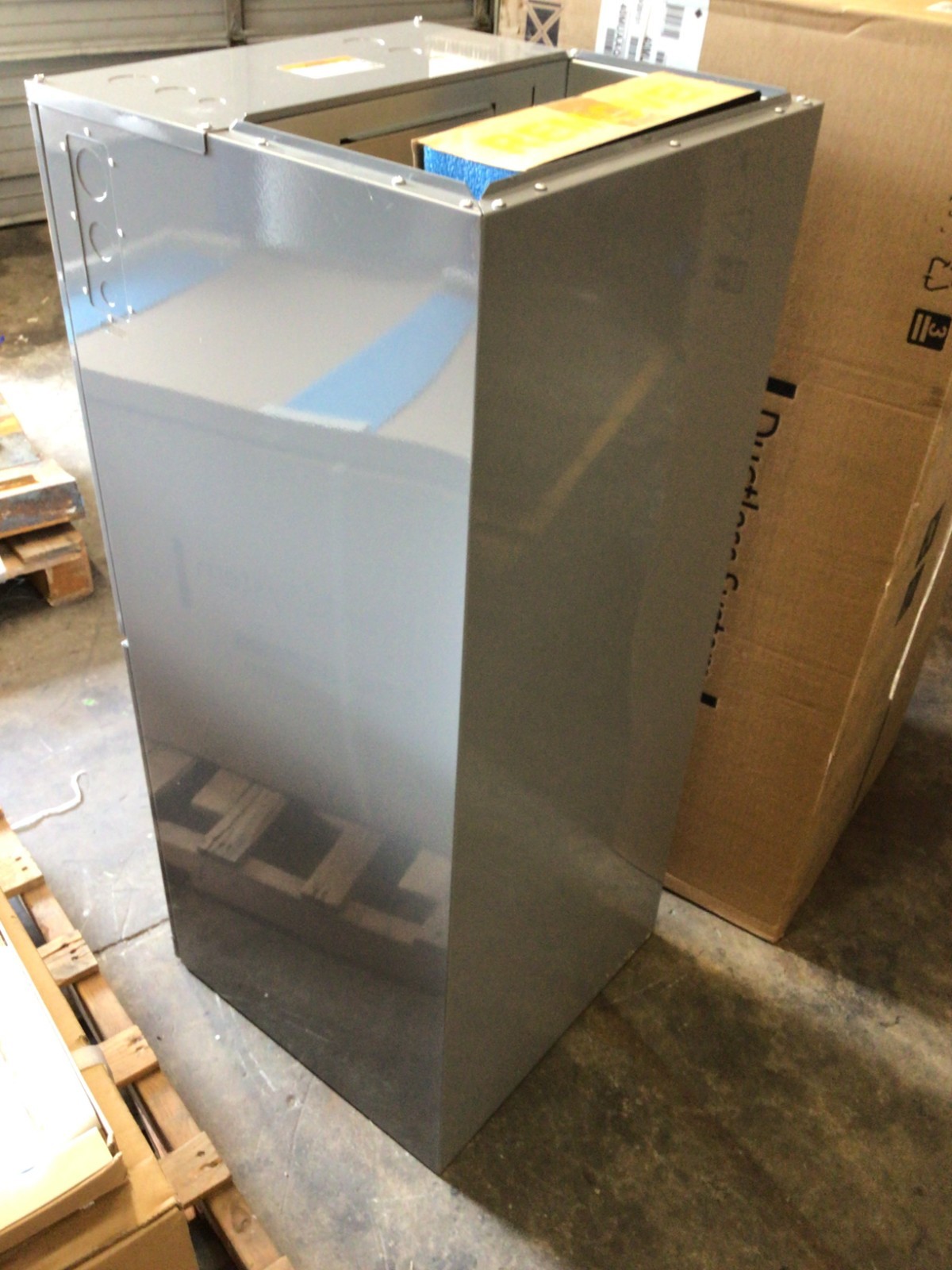 Carrier 40MUAAQ30XA3 30,000 BTU Ductless Mini Split Indoor Air Handler 2.5 NEW