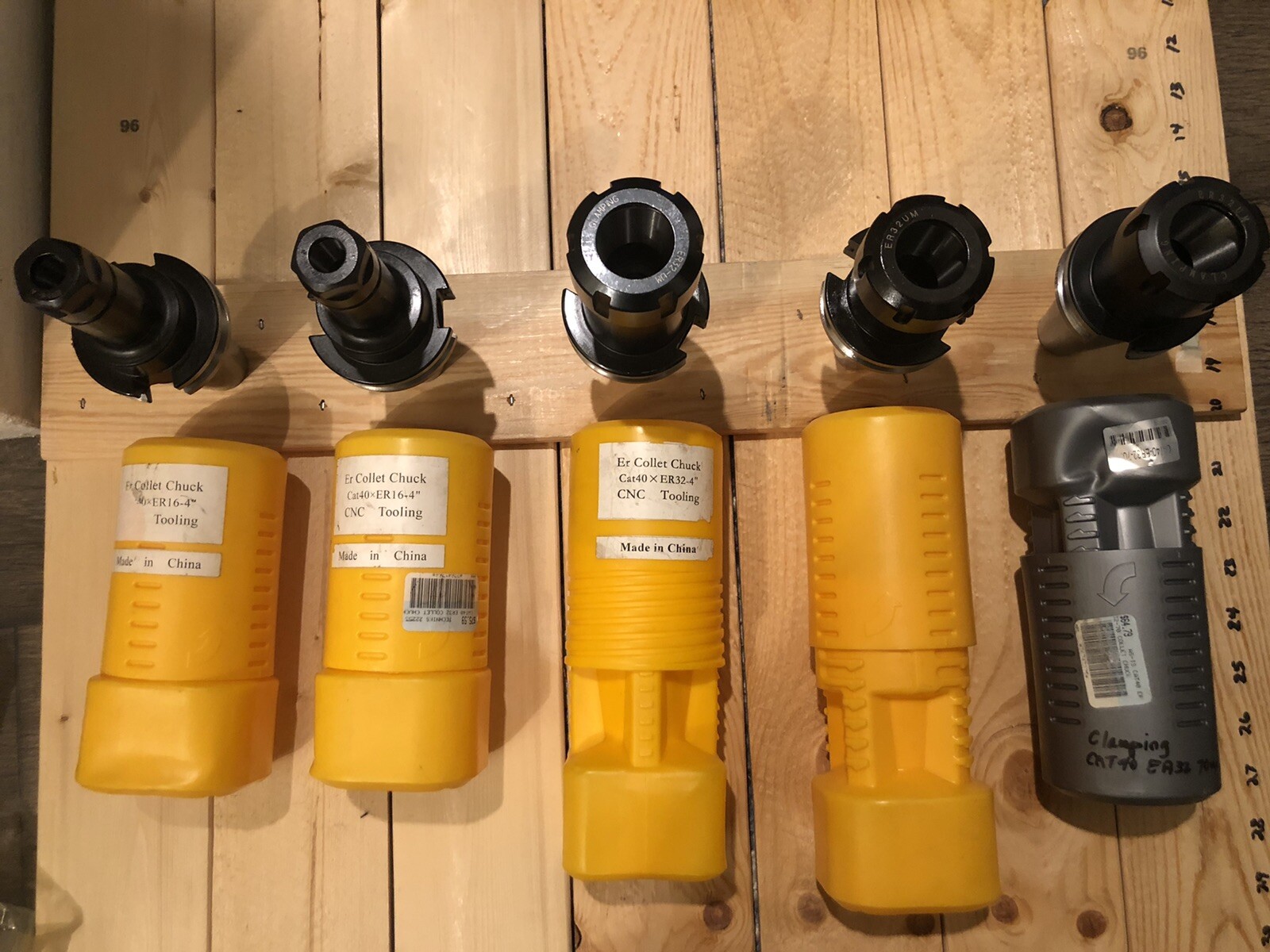 Several Cat40 tool holders as described. NEW