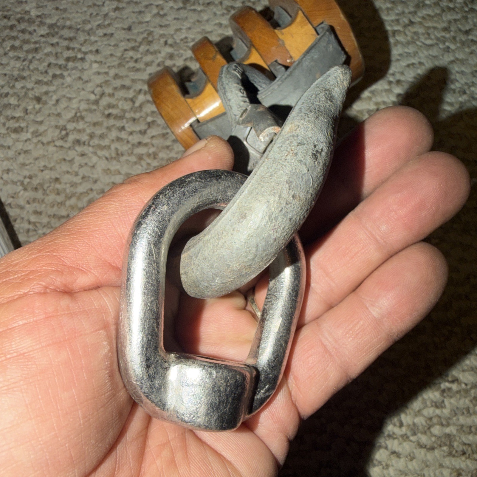 Campbell 7208436 3003AF 4″ Triple Wood Shell Block with Loose Hook (3/8″ Rope)