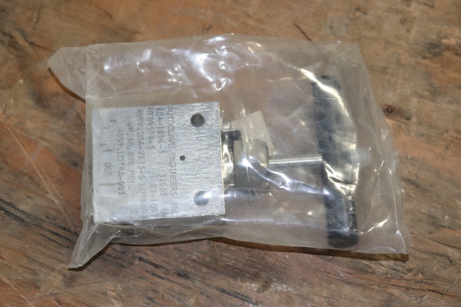 NEW Autoclave Engineers 30,000 PSI Stainless Steel Valve 20A-1856-3 316SS