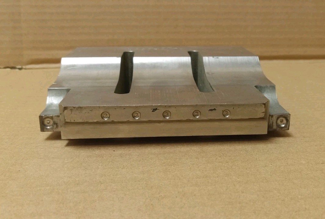 Stepped Rectangular Ultrasonic Sonic Welder Horn Titanium 20Hz Branson