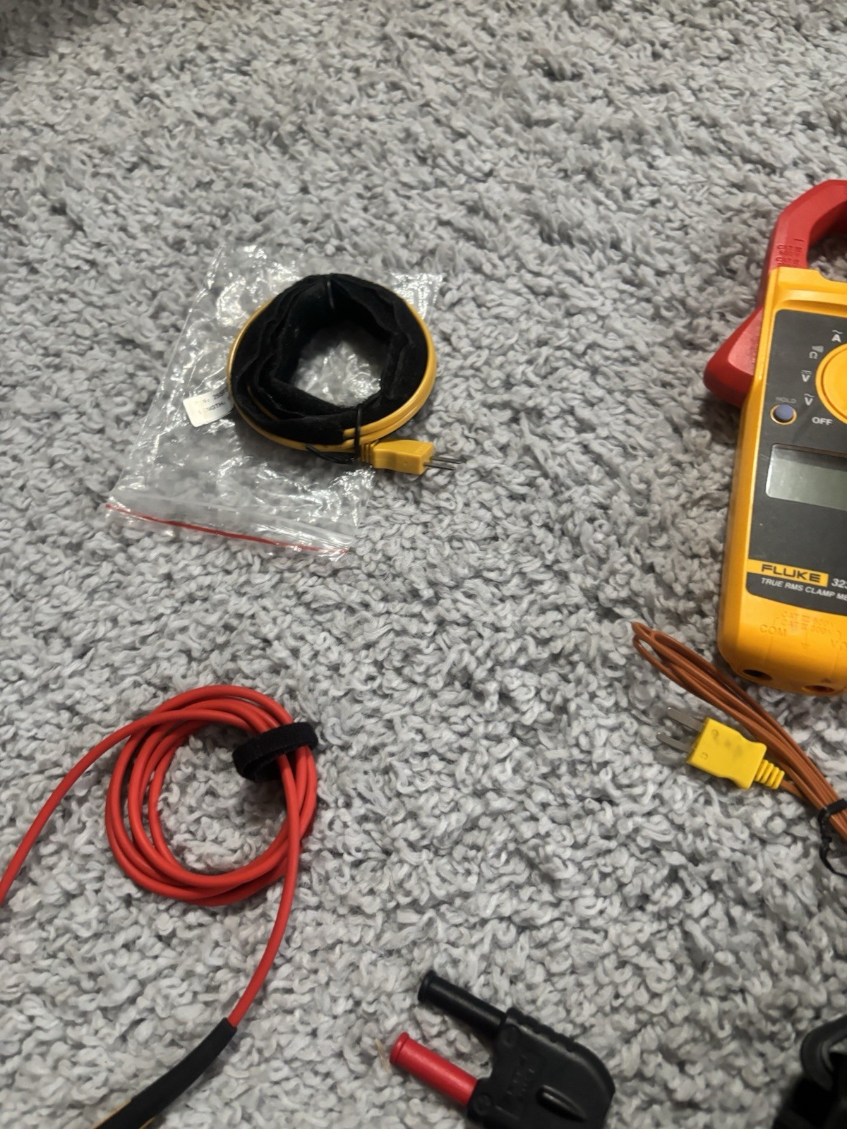 FLUKE 116/323 Kit HVAC True RMS Multimeter and Clamp Meter Combo Kit 4296029