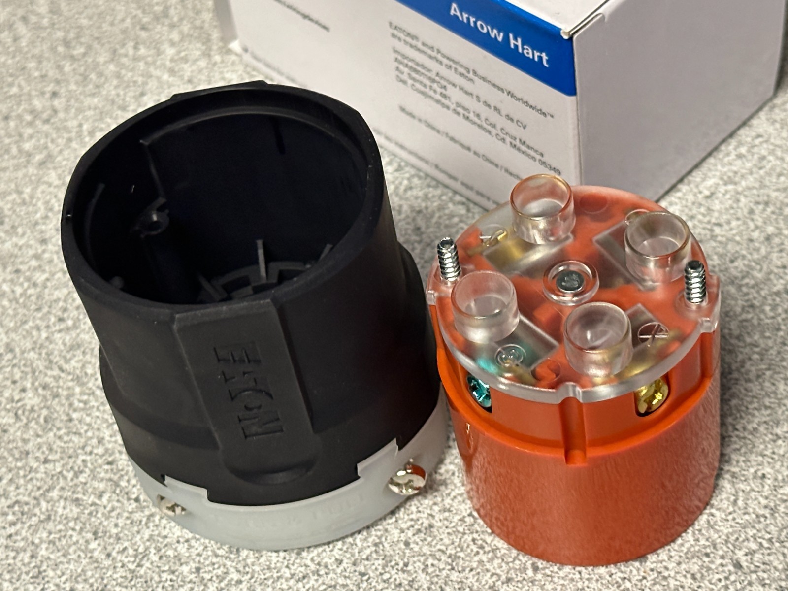 NEW Eaton Arrow Hart AHCL1430C Orange Locking Connector 30A 125/250V 3P4W L14-30
