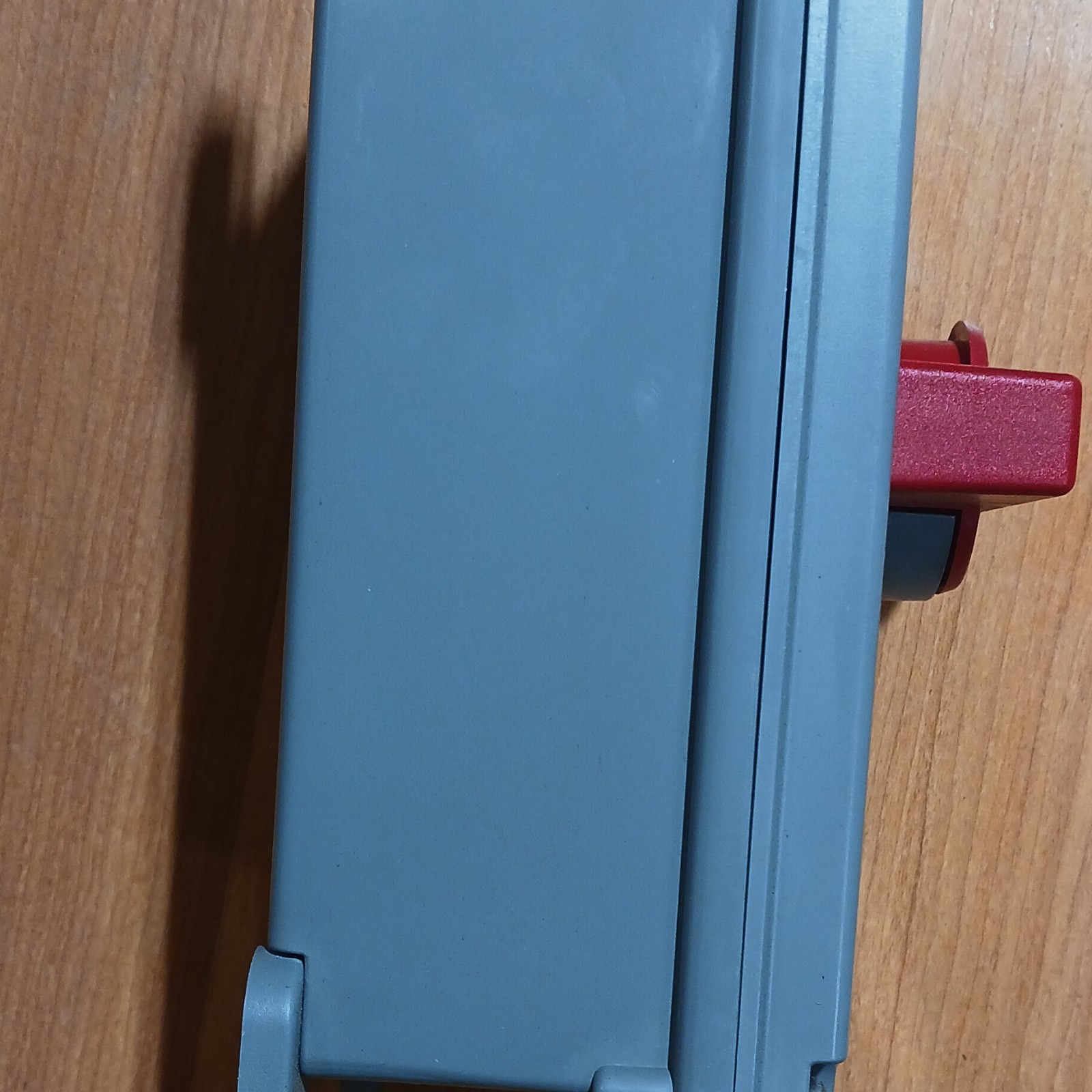 Hubbell Heavy Duty Disconnect Switch HBLDS3 30A 600VAC Wall Mount Gray/Red