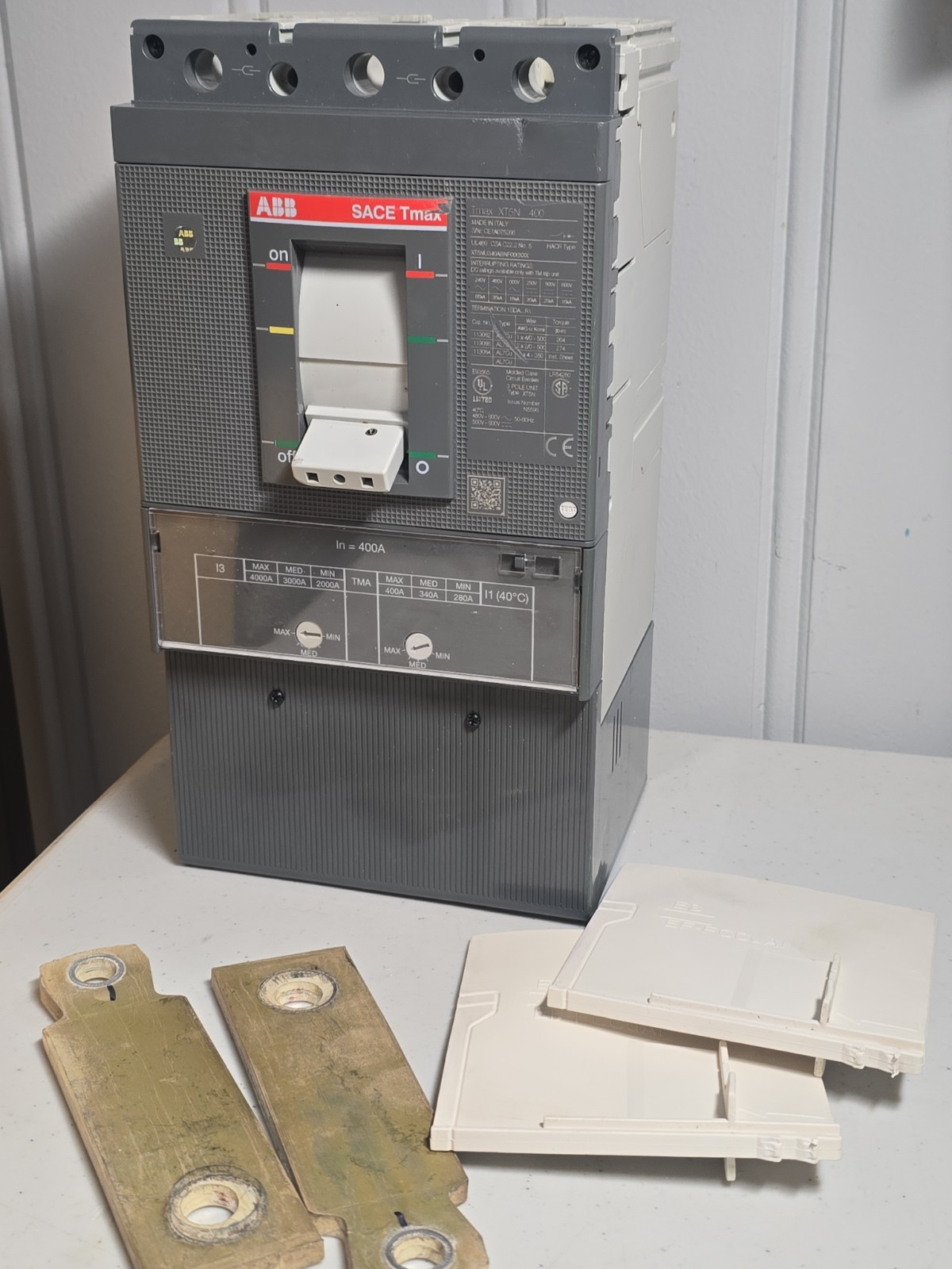 ABB SACE Tmax XT5N 400 Circuit Breaker 400A 3-Pole 600VAC XT5NU340ABNF000XXX