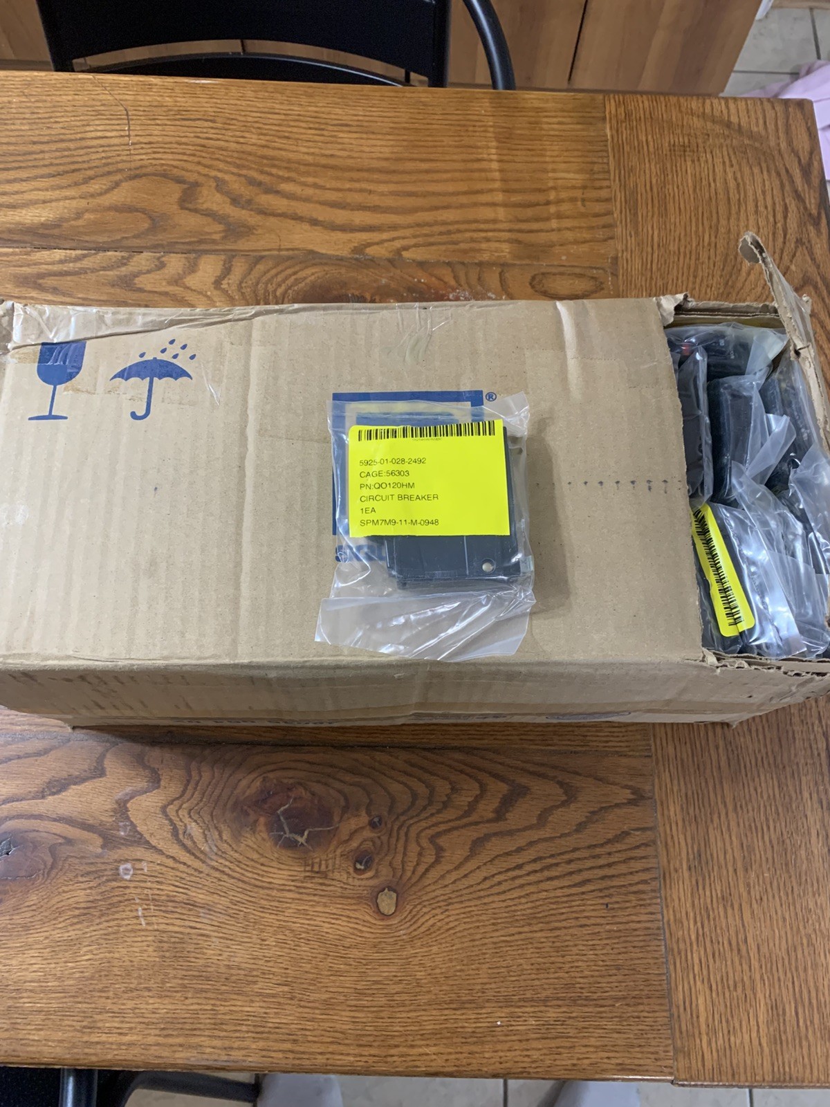 Box 100 NEW Square D QO120HM 20A Circuit Breakers Single Pole 20 Amp QO Series