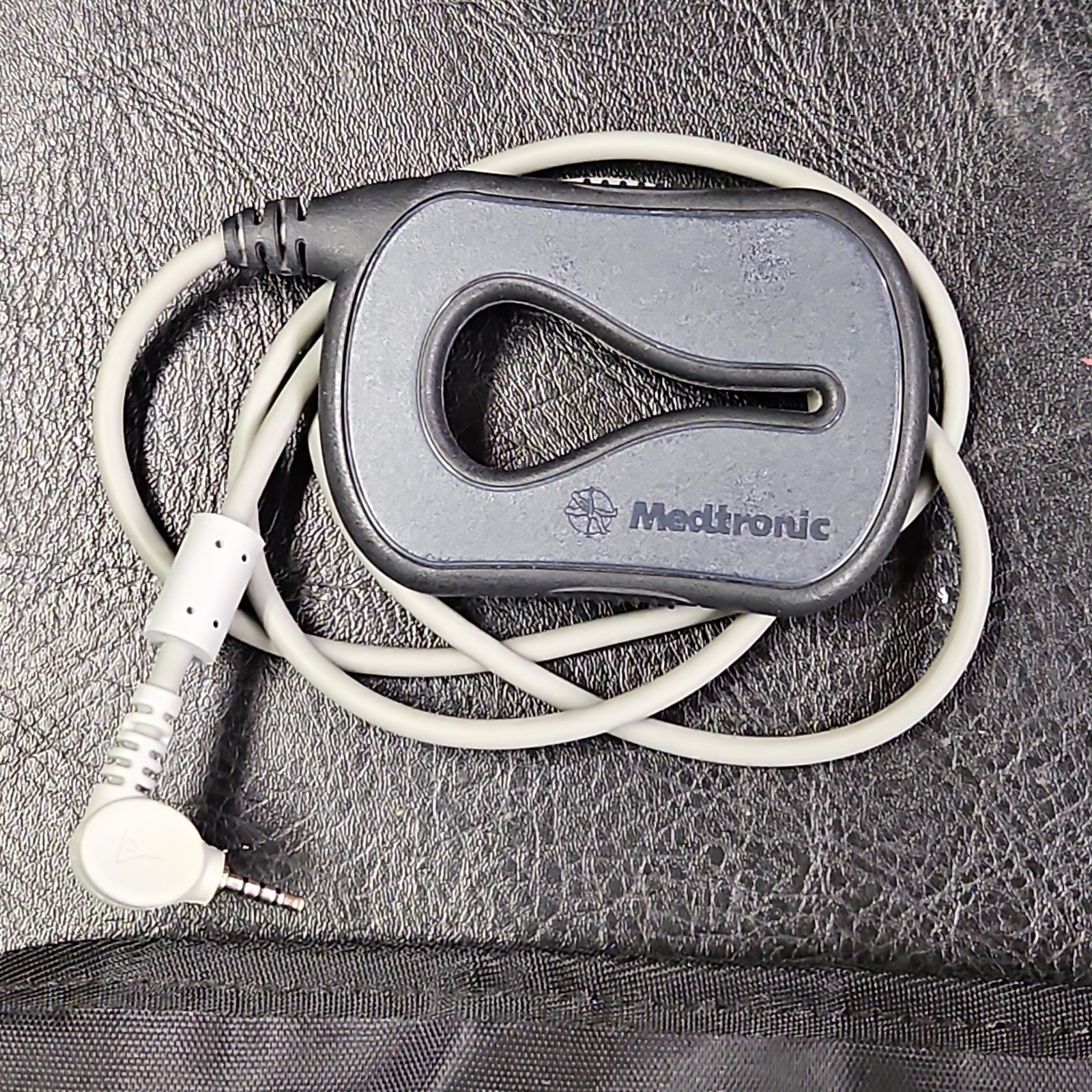 MEDTRONIC CONTROLLER 97745 and CHARGER MODEL 97745AC with CASE all instructions