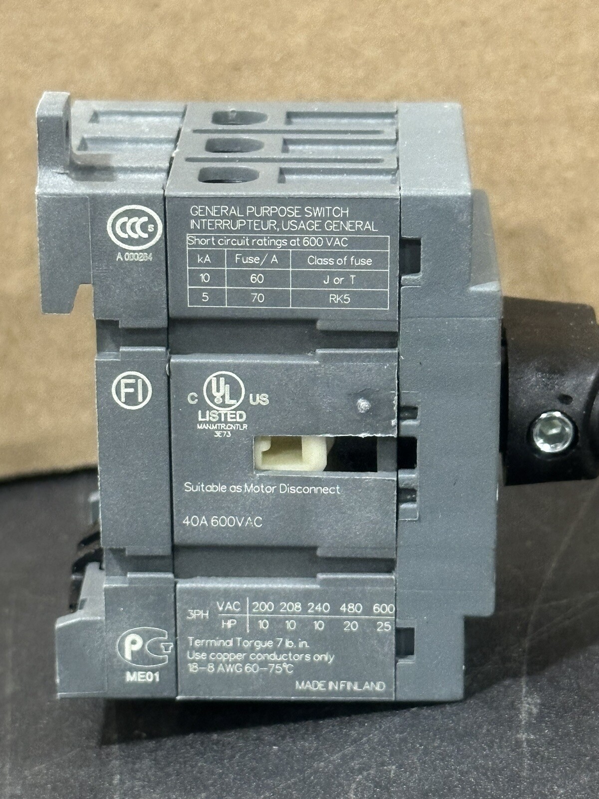 New ABB OT40F3 1SCA104902R1001 40A Disconnector Free Shipping