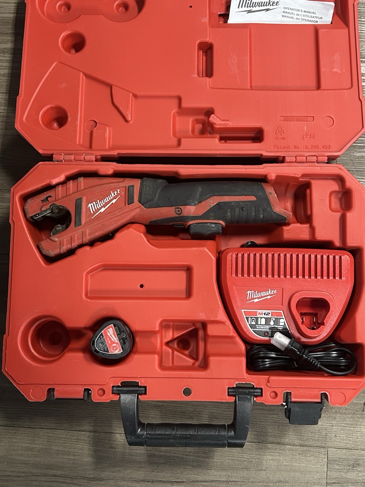 Milwaukee 2471-20 M12 12V 12 Volt Cordless Copper Tubing Cutter in case w/1bat