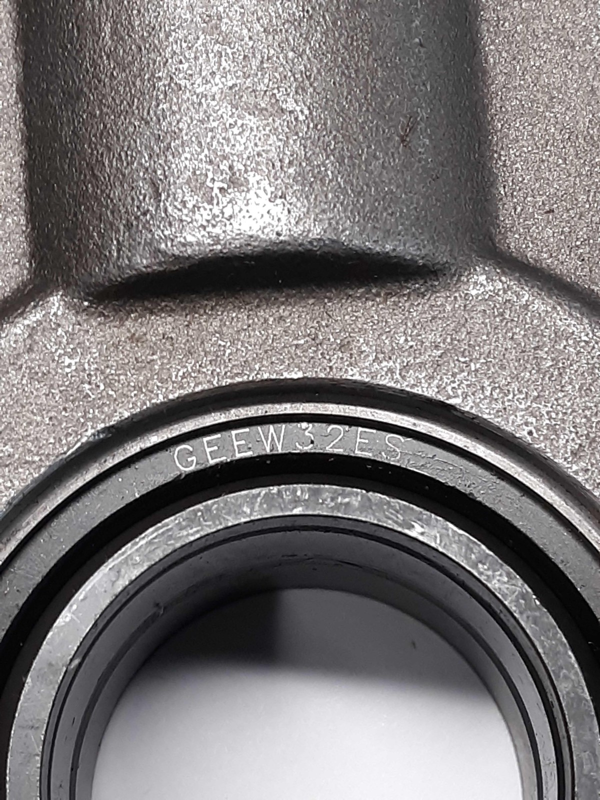 SKF GEEW32EZ 32mm Metric Rod Eye With Greaser Fitting
