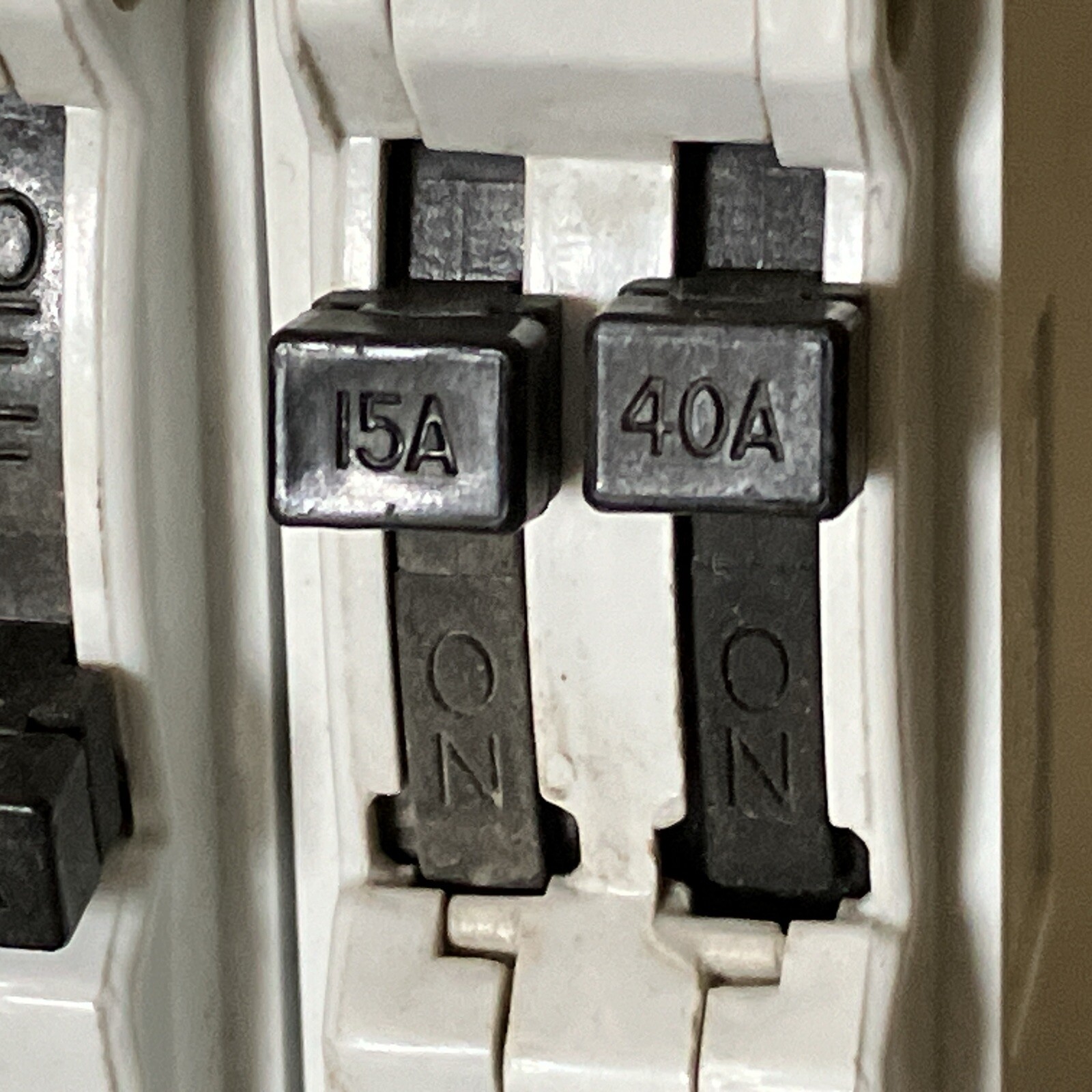 GE TR1540 TR4015 2 Pole 15 40 Amp 120/240V Twin Tandem Circuit Breaker TRP1540