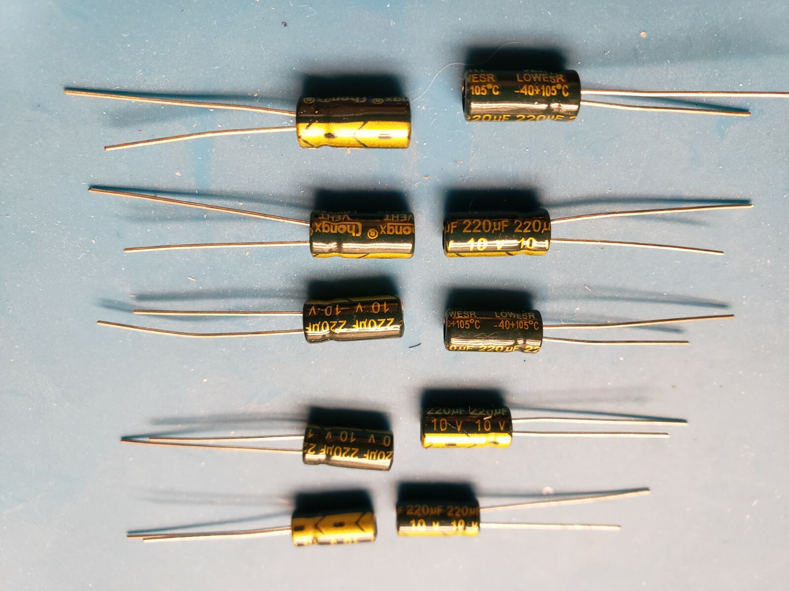 10 pcs 220uf 10v 105c radial electrolytic capacitors USA SHIPPING/SOLD