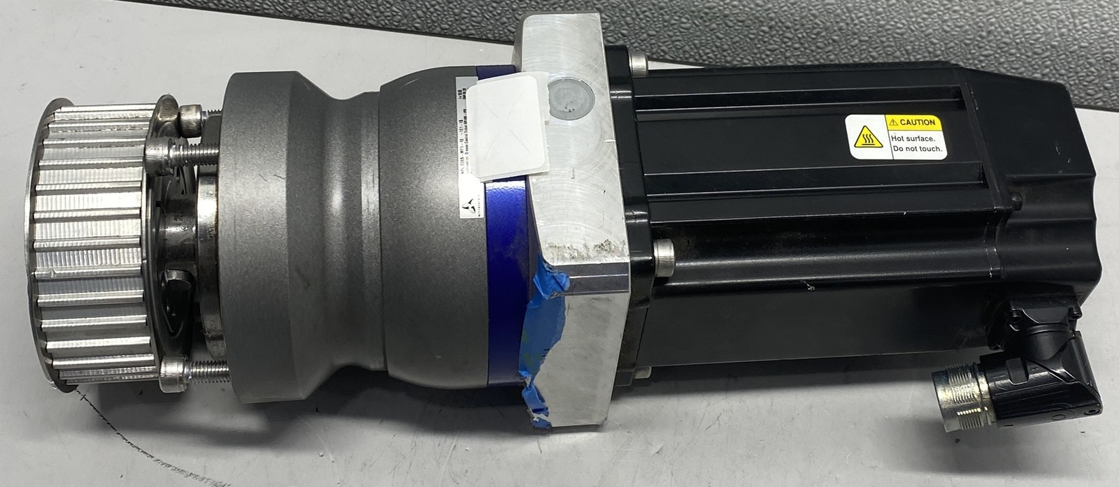 Allen Bradley Low Inertia Servo Motor VPL-B1153F-PK12AA W/ Gear Reducer 10:1