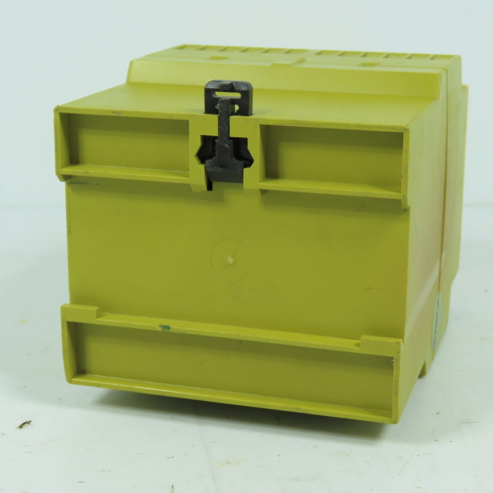 Pilz 774080 PNOZ 11 7S/10 Safety Relay 24VAC/VDC