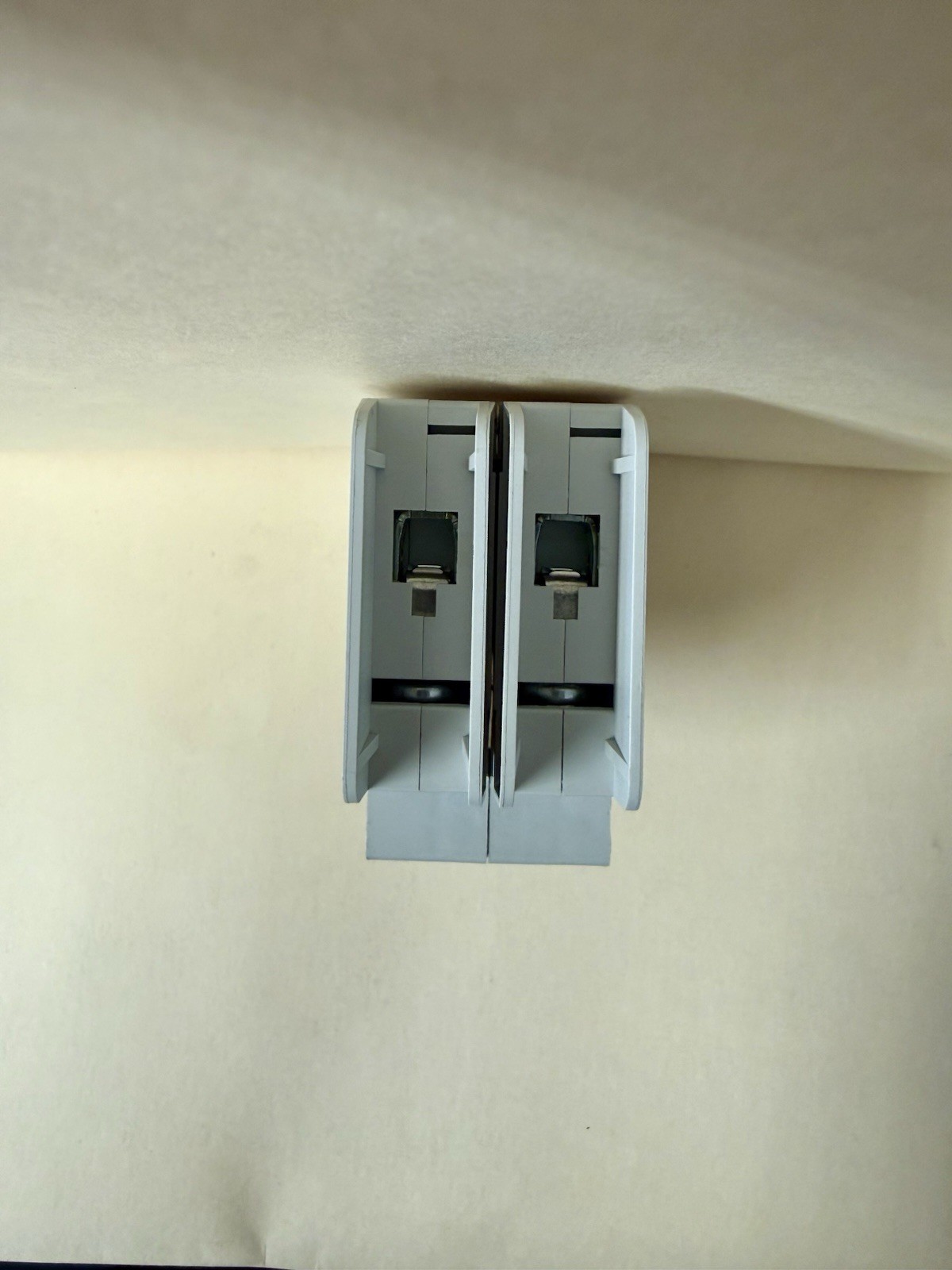 “LOT OF 2” NEW Eaton WMZT2C15 15A 2-Pole DIN Rail Breakers UL489 277/480V 10kA