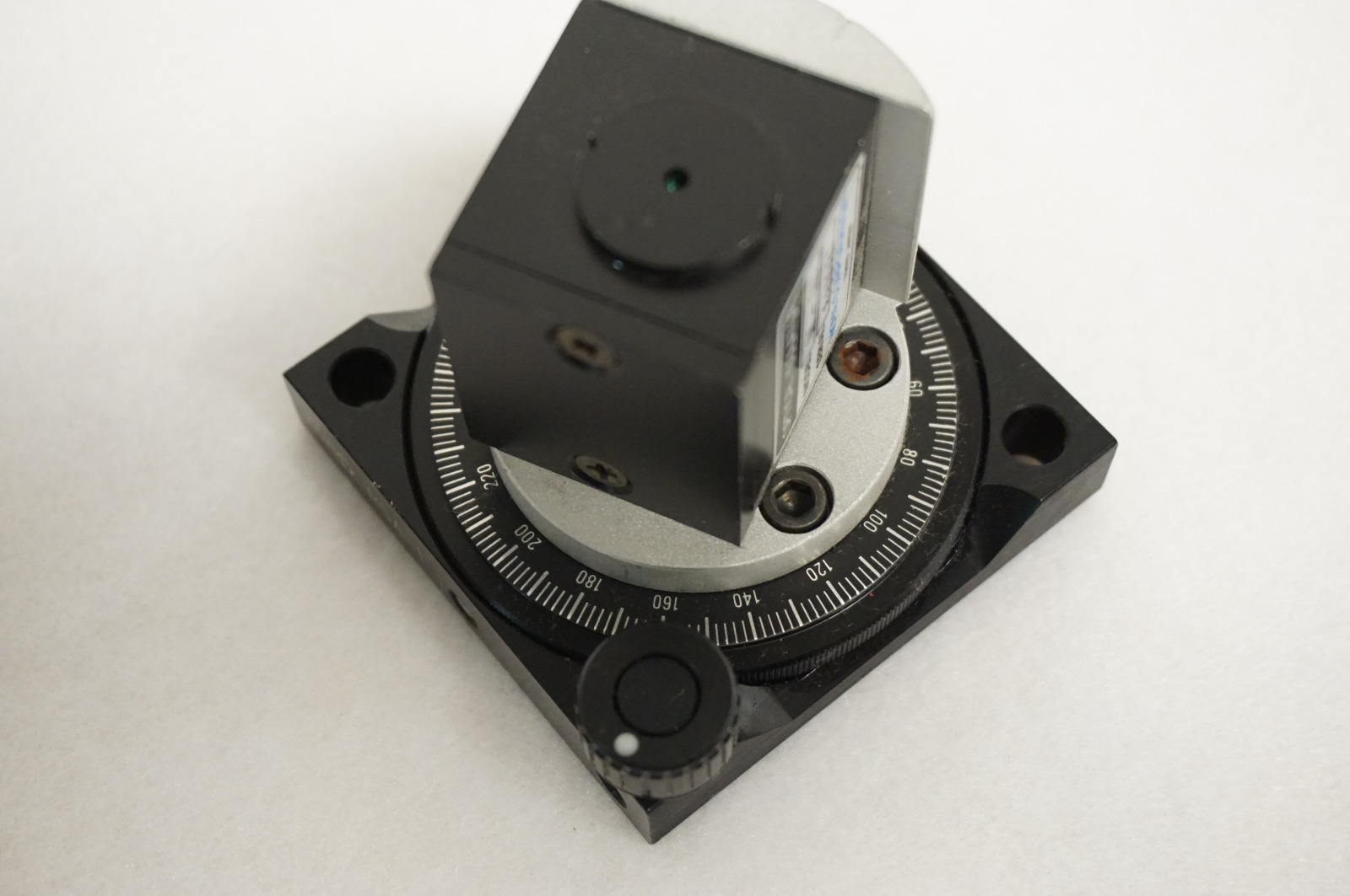 Hoya M-500 Optical Isolator with RSA-1 NRC rotator rotation base – USA