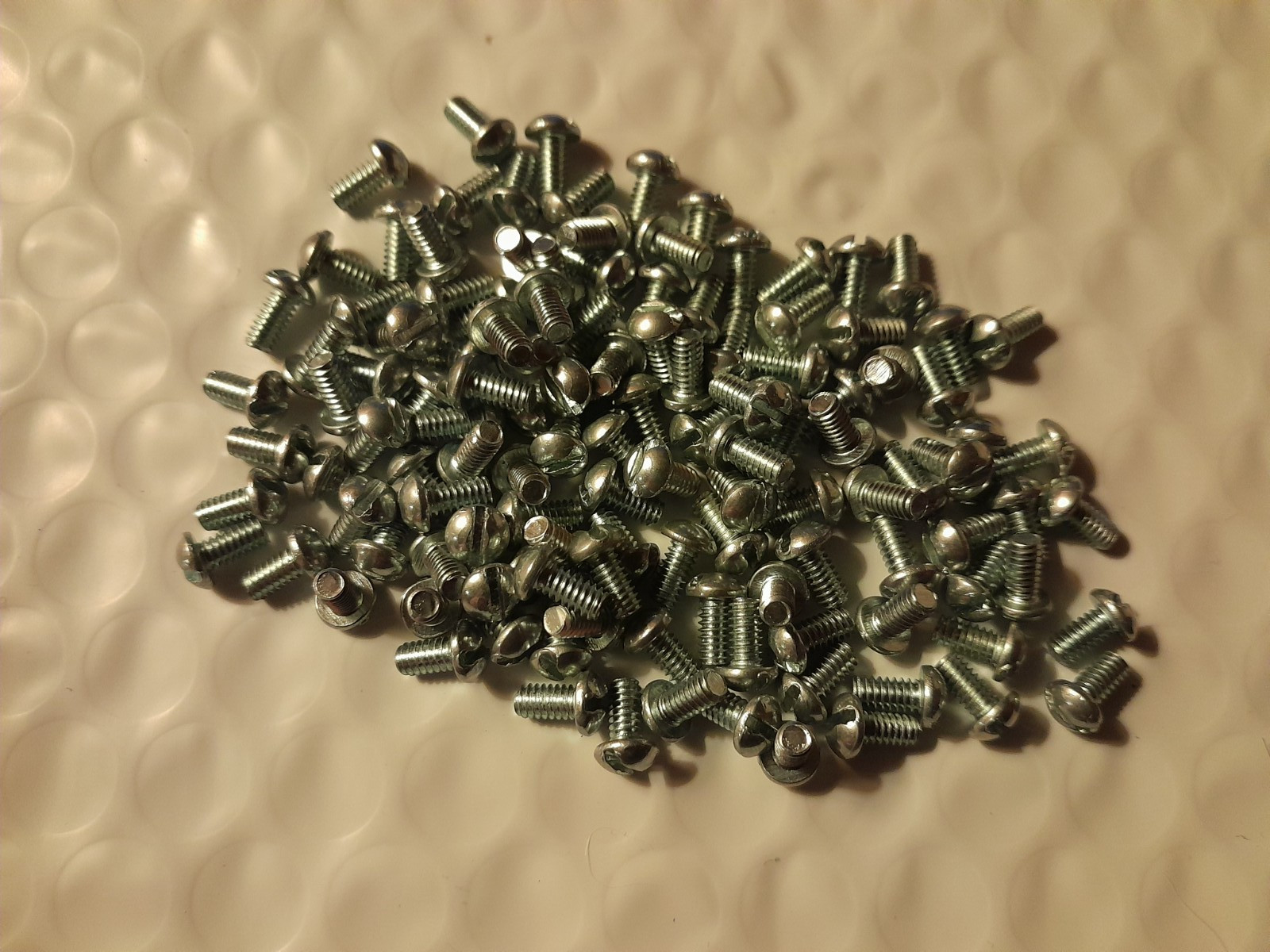 #5-40 X 1/4″ ROUND HEAD SLOTTED MACHINE SCREWS STEEL ZINC (SELECT QTY)