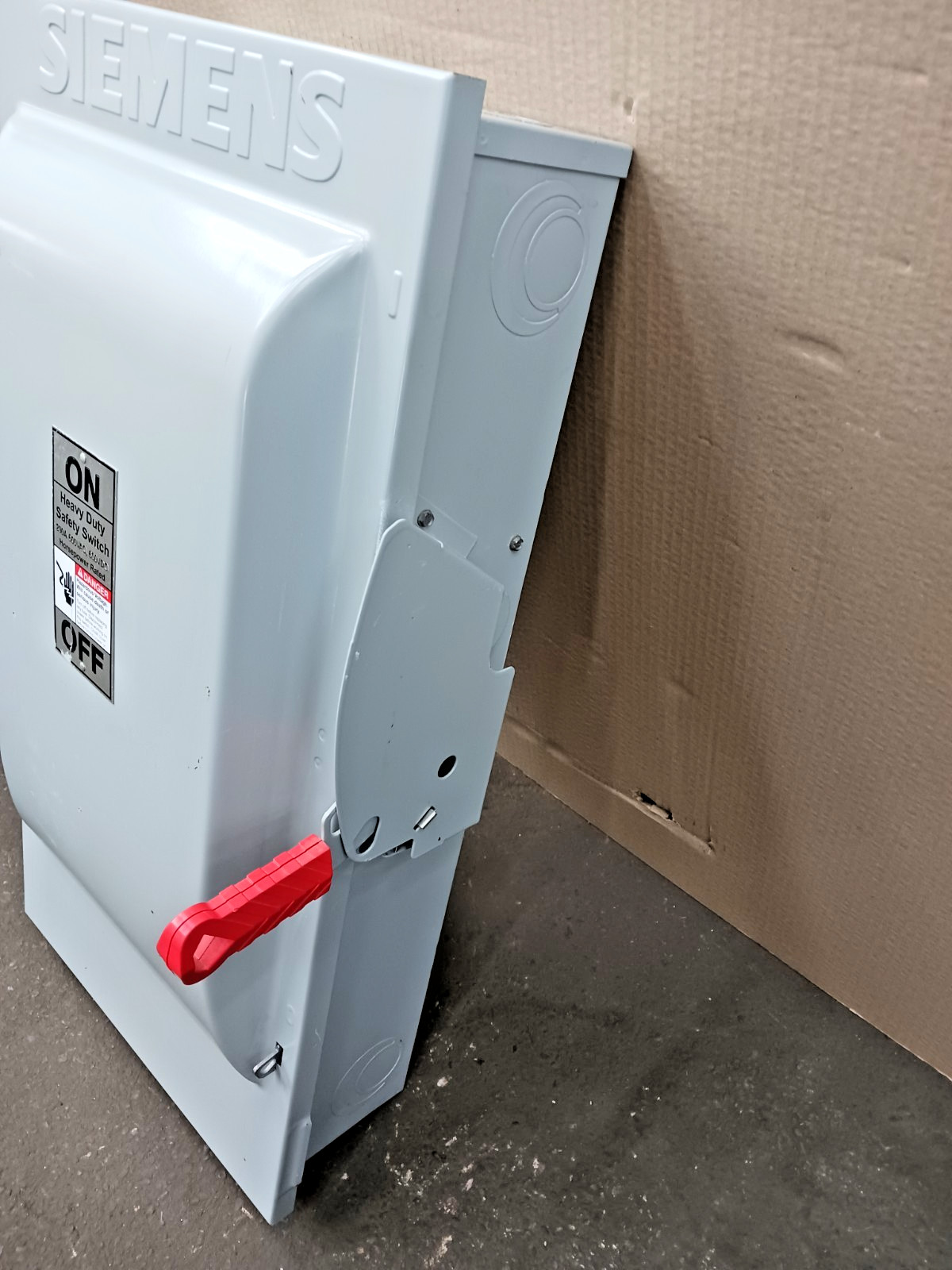 Siemens 200 Amp Fusible Heavy Duty Safety Switch 3 Pole 600V AC/DC HF364N